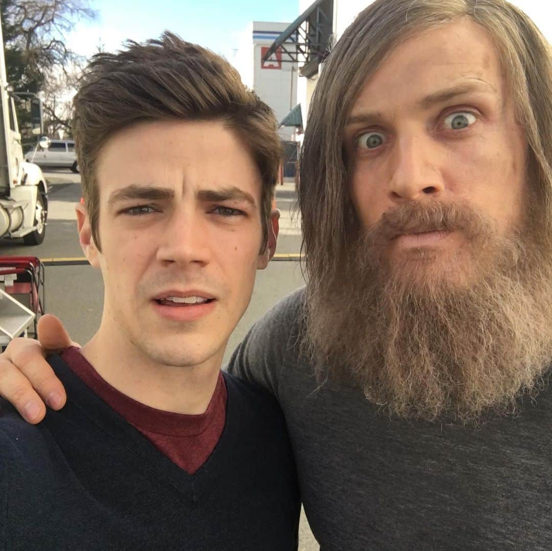 テディ・シアーズさんのインスタグラム写真 - (テディ・シアーズInstagram)「Becoming Zolomon. Some fun BTS pics from one of my favorite @cwtheflash Season 2 episodes. Looking like Rollerskating Fletch in that last one ⚡️」5月4日 6時31分 - teddysears