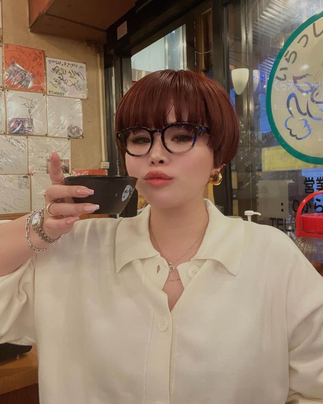 のインスタグラム：「⠀ 今日は新大久保ナイト。 美味しい韓国料理に連れてきてもらっております🇰🇷  ⠀ 大好きなメンバーで最高ご飯でございやす！」