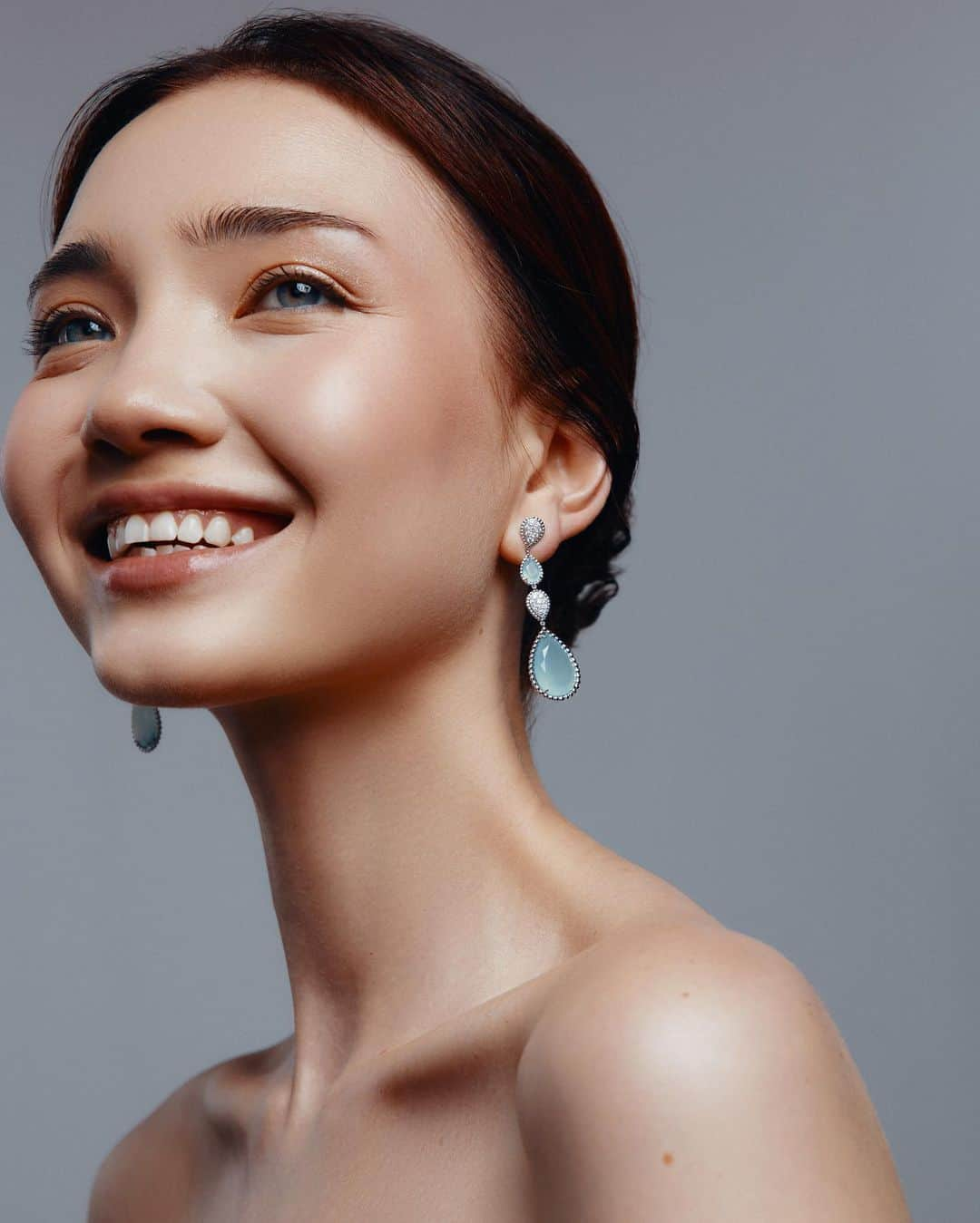 Aya Shalkarさんのインスタグラム写真 - (Aya ShalkarInstagram)「Some of my favorite photos from our @viledkz @viled_jewelry campaign 🤍  Earrings: @boucheron  Photo: @yaroshuk  Muah: @anjelikamakeup」5月3日 21時39分 - aya_shalkar