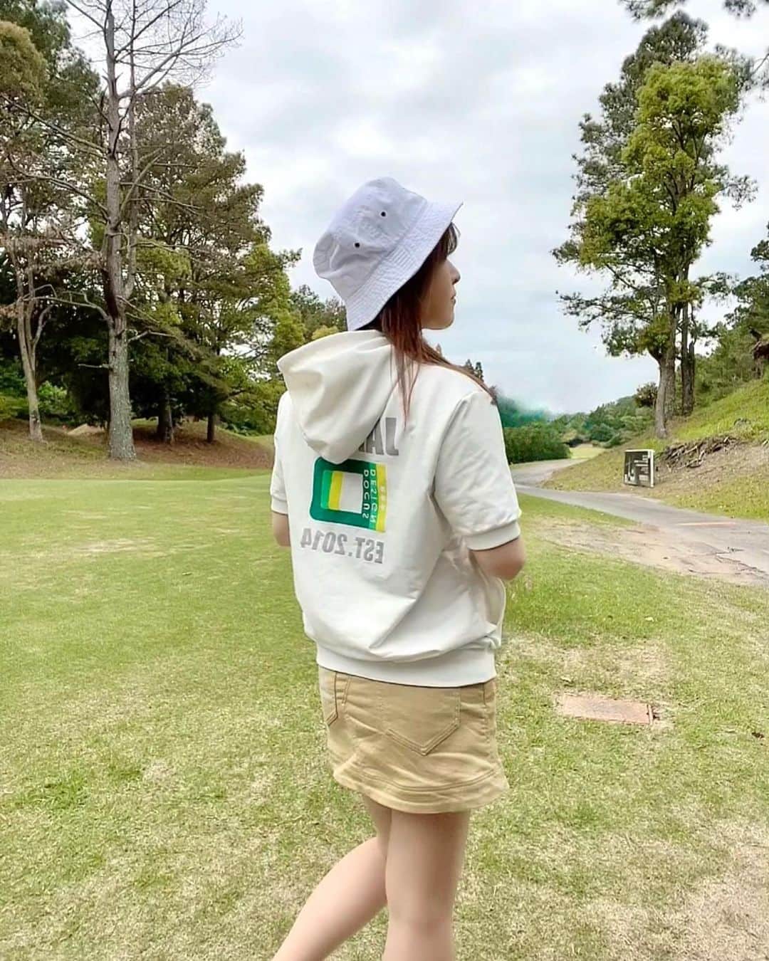 mikaさんのインスタグラム写真 - (mikaInstagram)「♥︎︎∗︎* new in✨  @docusgolfworld の半袖パーカー 朝早いスタートとか少し肌寒い時に ちょうどいいの☺️  #docus #ドゥーカス #ゴルフウェア #ゴルフコーデ #ゴルフ #ゴルフ女子 #golf」5月3日 21時57分 - _mika.___