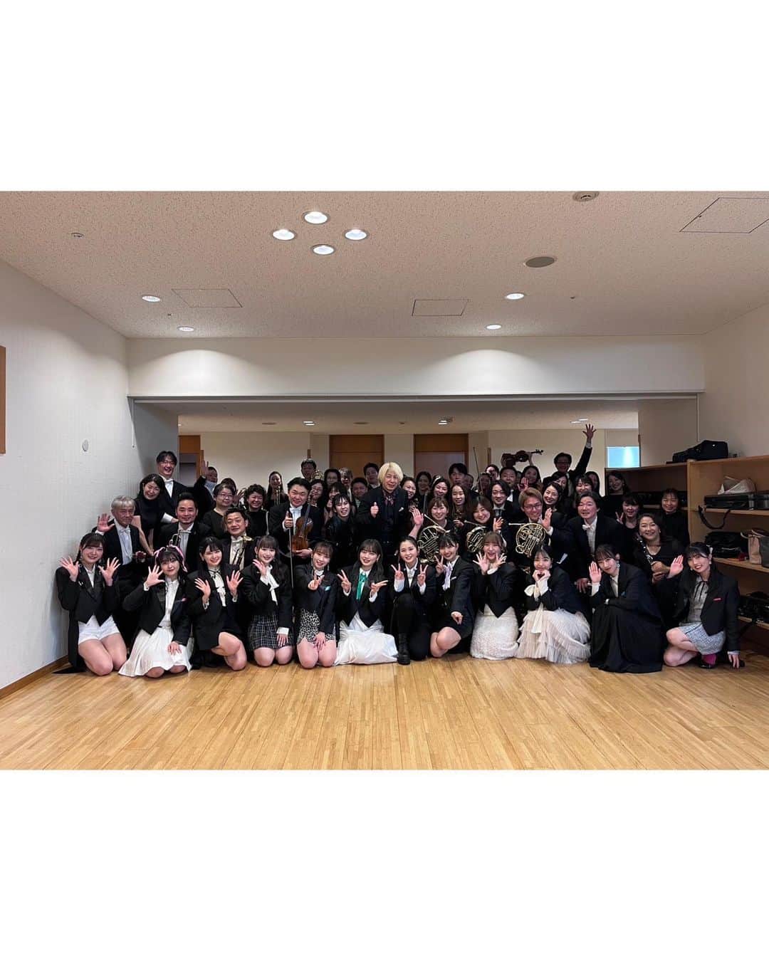 小林萌花さんのインスタグラム写真 - (小林萌花Instagram)「🎹🎹🎹  BEYOOOOONDSとして東京芸術劇場にオーケストラと一緒に立てるなんて、本当に夢のようでした。  これからも素敵な音楽をみなさんにお届けできますように…♪  #BEYOOOOOPHONIC」5月3日 22時04分 - honoka_kobayashi.official