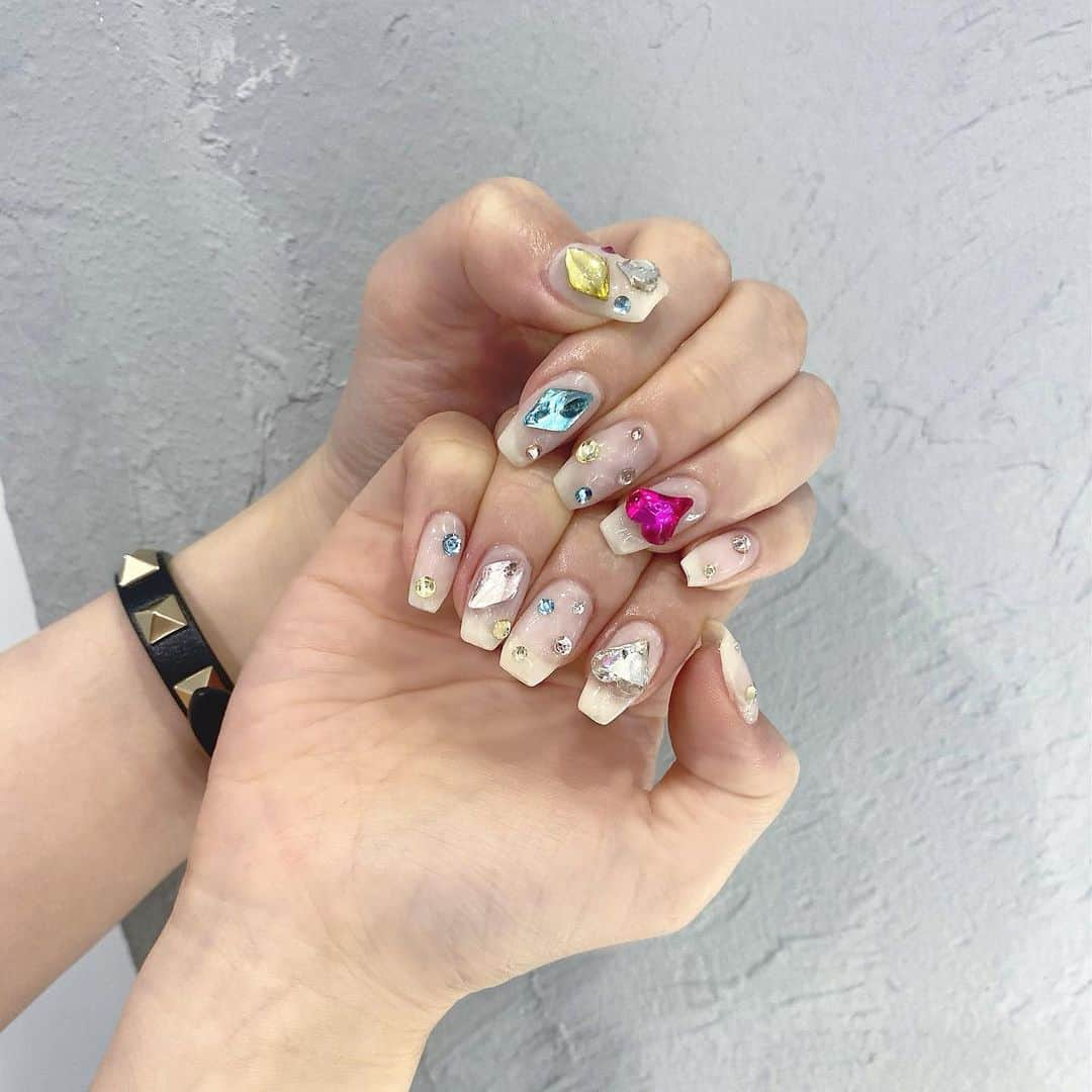 MI-MIさんのインスタグラム写真 - (MI-MIInstagram)「最近のnail💅💕 お気に入りだから載せる💋  #ネイル #ネイルデザイン #キラキラネイル #春ネイル #夏ネイル #ハートネイル #ジェルネイル」5月3日 22時05分 - mii__mi.chan