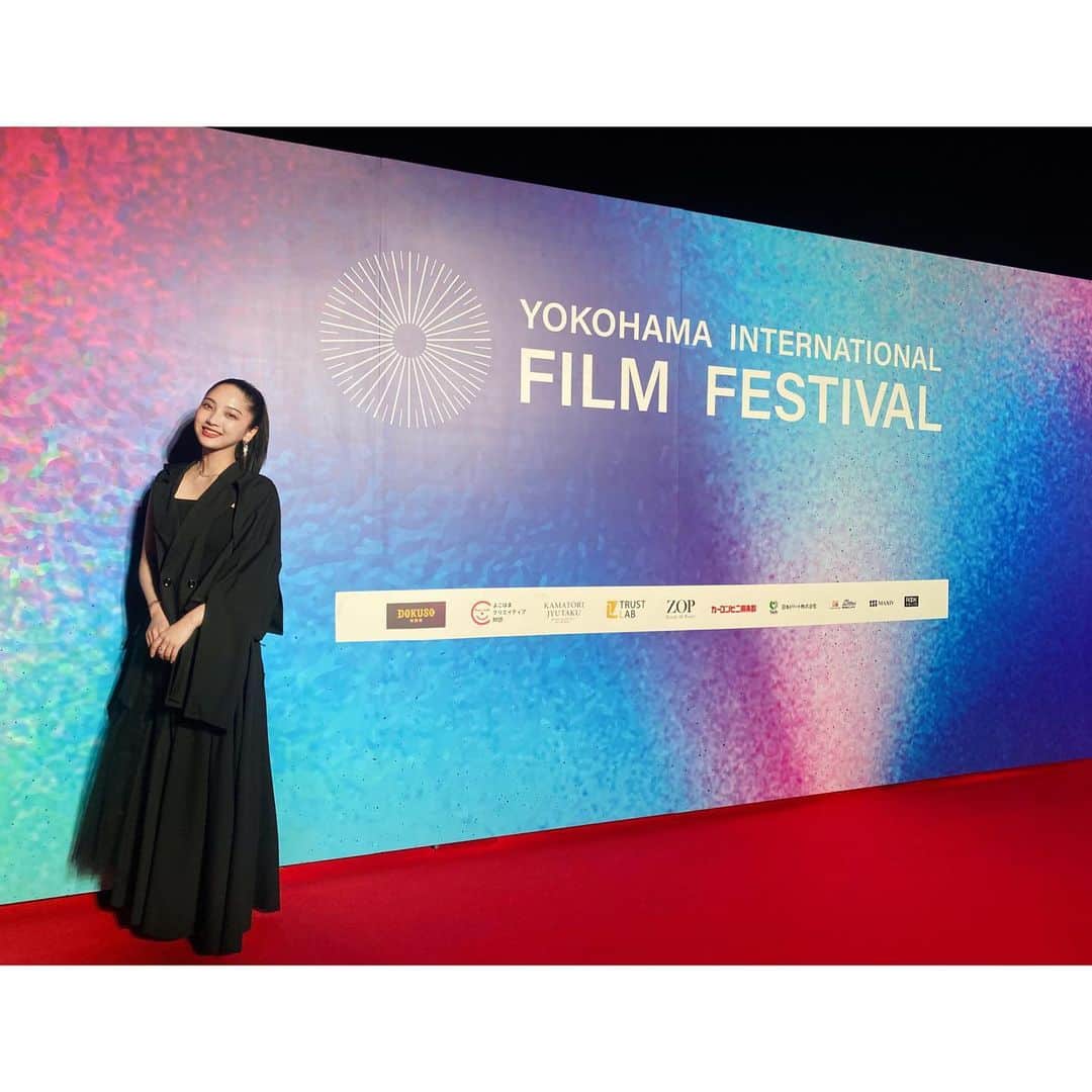 速瀬愛のインスタグラム：「･ ･ ･ 横浜国際映画祭第一回 ありがとうございました！！！  人生初のレッドカーペットを第一回の映画祭で参加させて頂けたこととても光栄に思います。  すごくいい経験させてもらったぁ！！！速瀬まだまだ頑張ります🔥  いっぱい写真あるから分けて投稿していくね ☺︎ ･ ･ ･  #横浜国際映画祭  #スパイスより愛を込めて」