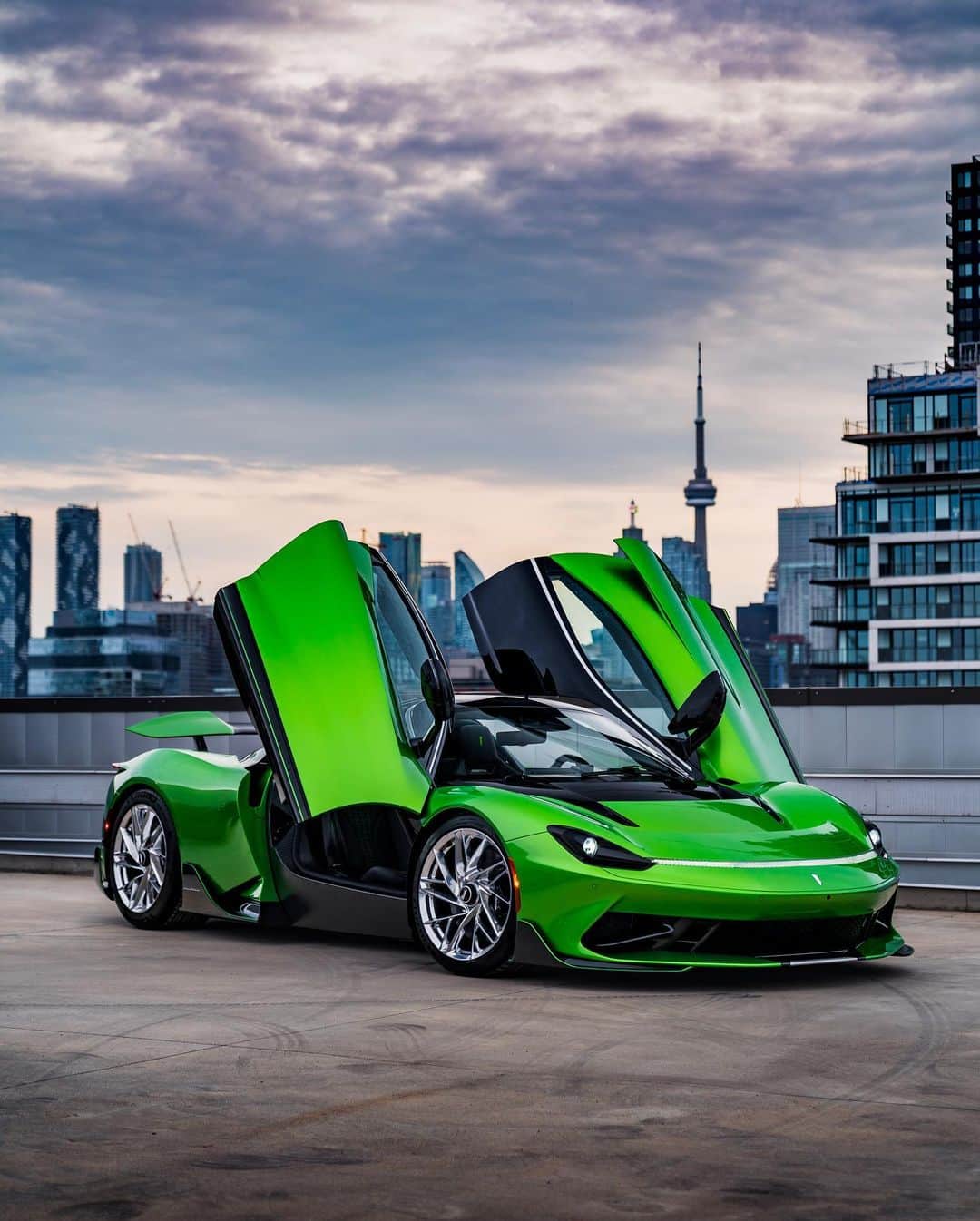 CarsWithoutLimitsのインスタグラム：「Last month we had the absolute pleasure of capturing a very special moment for @automobilipininfarinaofficial & @grandtouringautos   This is the Pininfarina Battista, a pure electric hyper GT vehicle finished in Verde Piemonte & also the very first Battista to be sold in Canada!   Thank you to the teams over at @grandtouringautos & @automobilipininfarinaofficial for allowing us to join in on the special milestone and we look forward to the brand’s growth in Canada!   📸 @therealabd @carswithoutlimits   #carswithoutlimits #pininfarina #battista #pininfarinabattista #pininfarinadesign #grandtouring」