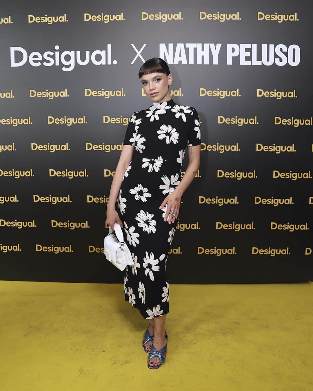 デシグアルのインスタグラム：「Actresses, fashion influencers, artists and performers… The yellow carpet of the #NathyPelusoxDesigual event was packed with style icons, wearing their favourite Desigual garments. Thank you for joining us in such a special evening. #NathyPeluso #NewDesigual」