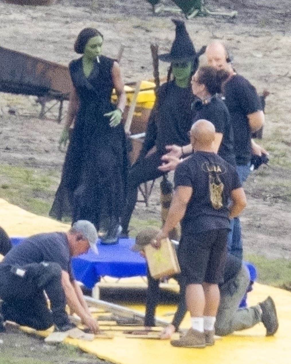 Just Jaredさんのインスタグラム写真 - (Just JaredInstagram)「Cynthia Erivo and her stunt double film an Elphaba flying scene for the upcoming "Wicked" movies on the Yellow Brick Road! See more photos on JustJared.com right now! #CynthiaErivo #Elphana Photos: Backgrid」5月3日 22時51分 - justjared