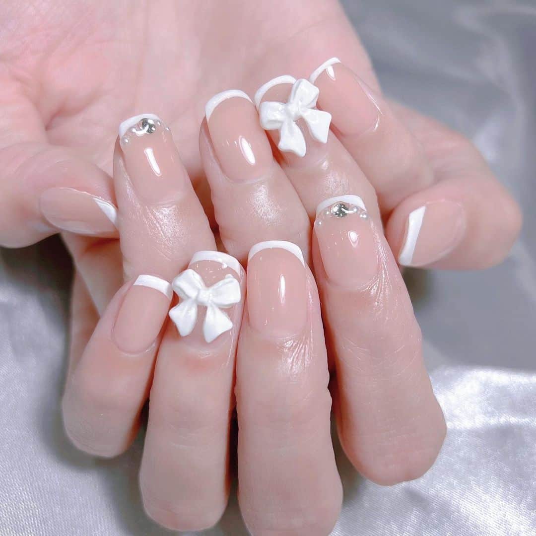 なかやまちえこのインスタグラム：「スキニーフレンチ💅⠀ ⠀ @yakko928 ちゃん⠀ #nail #nails #nailart #ネイル #美甲 #ネイルアート  #japanesenailart #manucure #japanesenails #manicurist #gelnails #أظافر #네일아트 #미용  #เพ้นท์เล็บ #artedeuñas #เพ้นท์เล็บเจล #ジェルネイルデザイン #ネイルデザイン #nagelkunst @aby_sharenail @kimacat_betty」