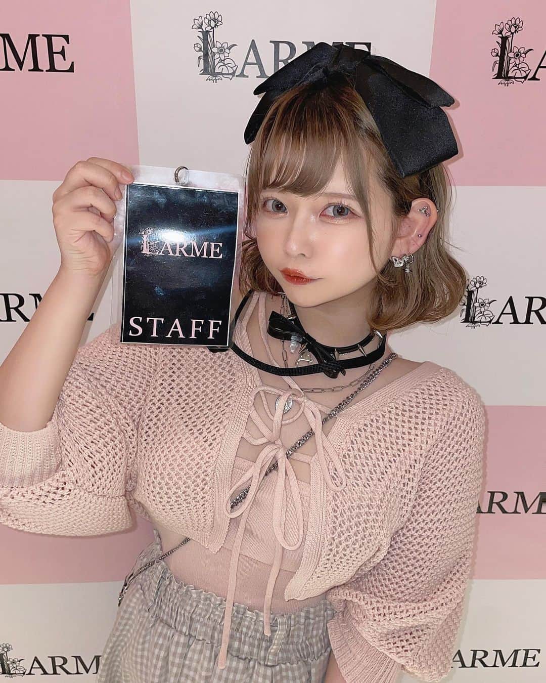 つぐみるんのインスタグラム：「このあいだのLARME10周年パーティーで受け付けしましたっていう記念写真❕🤍  うれしかった☺️☺️  あらためておめでとうございます㊗️」