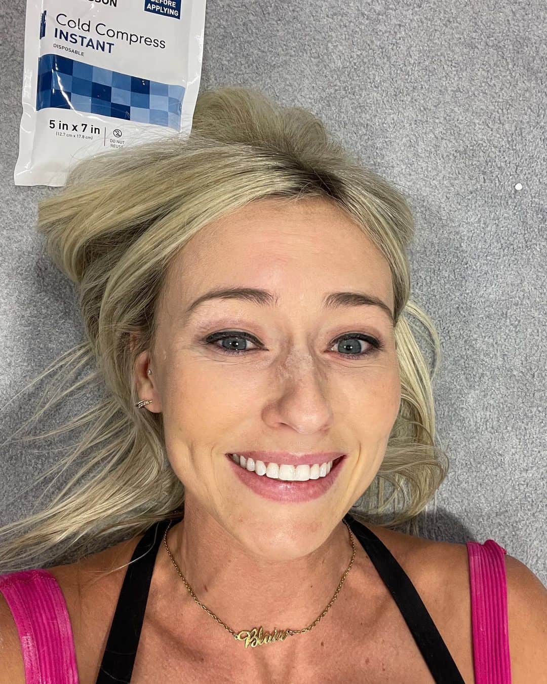 シエラ・ブレア・コイルのインスタグラム：「Yield to oncoming holds 😆😆😆 Goose egg is definitely less noticeable on my head today but it’s looking like I’m still a few days away from a flat forehead 😂😂😂」