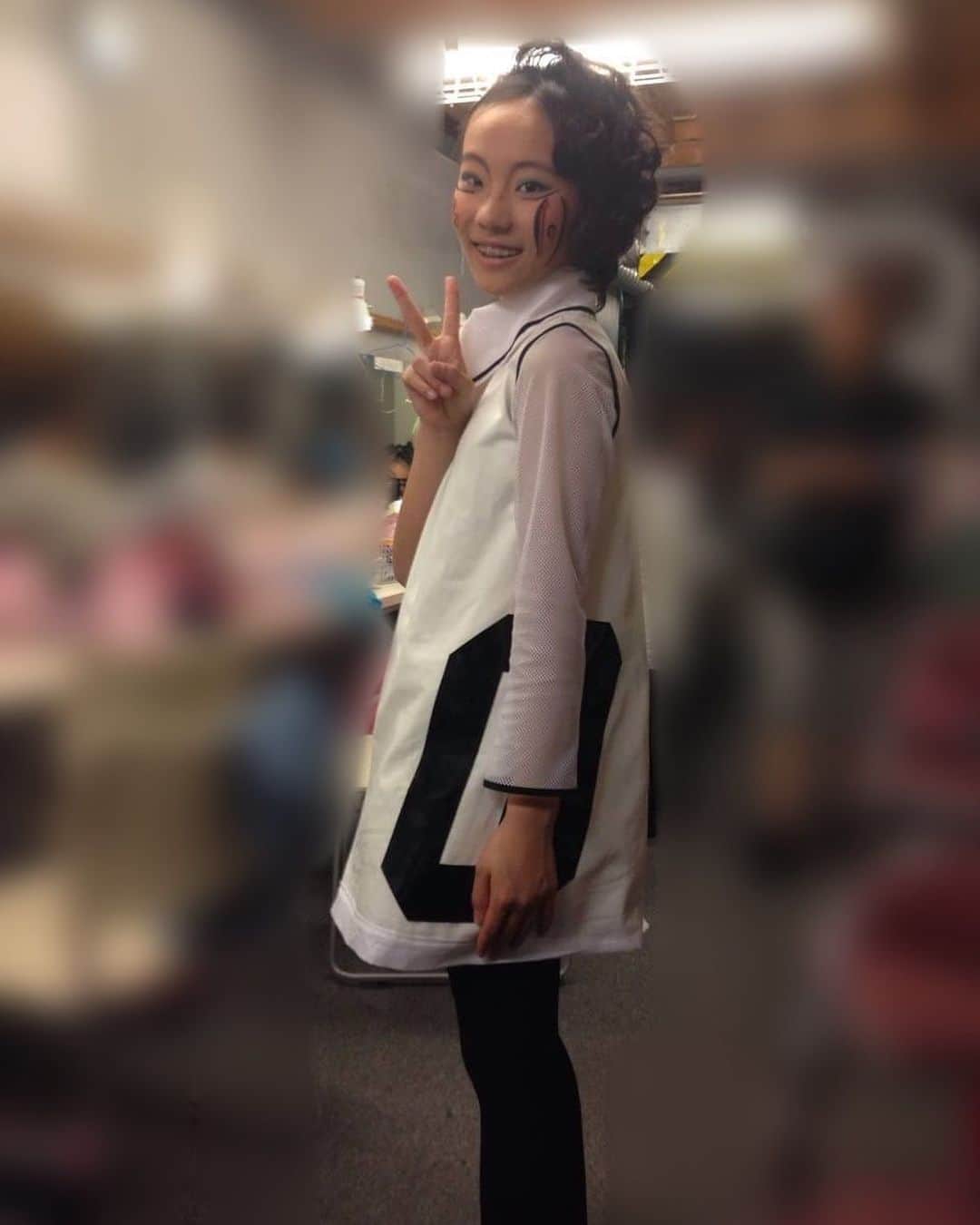 のインスタグラム：「2013.5.3 初舞台から10年が経ちました。  途中 学業優先の時期もあり 仕事として本腰を入れ始めたのは 4年ほど前からですが、  ここまで続けられたのは 紛れもなく 応援してくださっている皆様のお陰です。 本当にありがとうございます。  ちなみにこの写真は、初舞台である ミュージカル『スコア！』数字の精ゼロ役🧚‍♂️  それまでバレエしかやってこなかった私ですが、 その武器を活かして、沢山踊らせていただいた記憶です。🤍  それから今まで 本当に沢山の役を演じさせて頂いて、 周りの方にも恵まれたお陰で 本当に沢山の経験をさせて頂いて。  私は最高に幸せ者です。  これからも 皆様に頂いた御恩、感謝の気持ちを一つ一つ返すべく、 理想の自分を目指して精進して参ります。  今後とも 変わらぬ応援のほど 何卒よろしくお願いいたします！  ❤️‍🔥❤️‍🔥❤️‍🔥  田中杏佳」