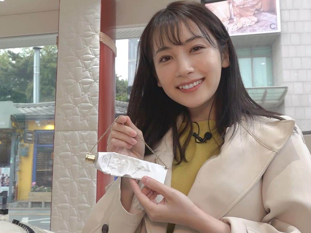 青木美奈実さんのインスタグラム写真 - (青木美奈実Instagram)「【2泊3日のソウル旅 後編】 あす4日(木)のNEWS CH.4(18:15〜)で放送！  約3年ぶりに再開した松山-ソウル線に乗り 韓国ロケに行ってきました🛫  ✅ #reveriestudio  K-POPアイドル風に変身できる！？と話題のスタジオ。 "盛れる"ヘアメイクをしてもらって 撮影は、明るいスタッフさんたちが ポーズや目線などを全て支持してくれます！ どんな写真が撮れたかは、あすの放送で📸  ✅ #TAMBURINS #三清 #blackpink のジェニーさんがモデルを務める、 韓国で大人気のブランド！ フレグランスやスキンケア商品が並びます。 独創的な香りが特徴で、 ハンドクリームや香水など沢山購入しました🤍  ✅ #景福宮 ソウル随一の観光地。 チマチョゴリ(韓服)着用で、 入場料が無料になります！ 淡い色のチマチョゴリ、可愛い！！  ✅ #河南テジチッ 明洞一号店 韓国グルメの定番 #サムギョプサル ！ サンチュを巻いて食べるのはもちろん、 チーズとの組み合わせも美味しかったなぁ  後編も盛りだくさん！！ あすの特集、ぜひご覧ください💕  #チャン4 #韓国旅行 #ソウル旅行 #南海放送 #アナウンサー #ソウルおすすめスポット #松山ソウル線」5月3日 23時54分 - aoki_minami_