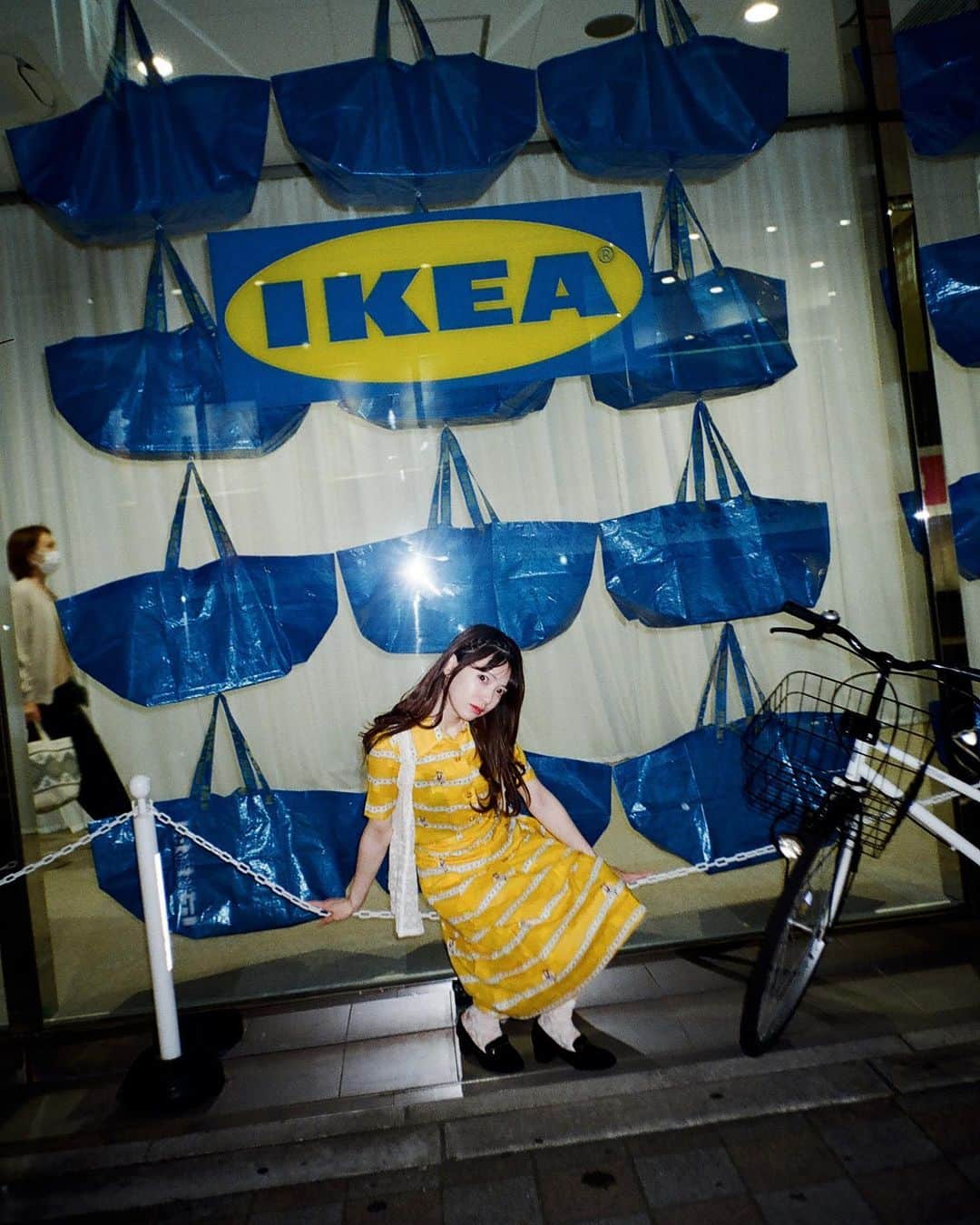 Yuma Takatsukiのインスタグラム：「. . . film . . . . . . 東京来てたくさん展示みたし いろいろ写真についても話ができた。 これからの道のりもちょっと見えてきた気もするし がんばっていきたいね。 ⁡ それでは今日もお疲れさまでした！ . Osaka／Japan . #フィルムカメラで残す日常  . ―――――――――――――――――――――――――― 関西を中心にフリーランスで活動しています。 Web広告、個人撮影、家族撮影、PR撮影など、 4月以降の撮影依頼募集中です。 ⁡ ⁡Yuma Takatsukiオリジナルプリセットも販売中です。 ⁡プロフィールのポートフォリオサイトからご覧下さい。  またフォトサークルITTOKOという活動をしています。 ⁡ハイライトに色んなイベントをまとめています。 ――――――――――――――――――――――――――」