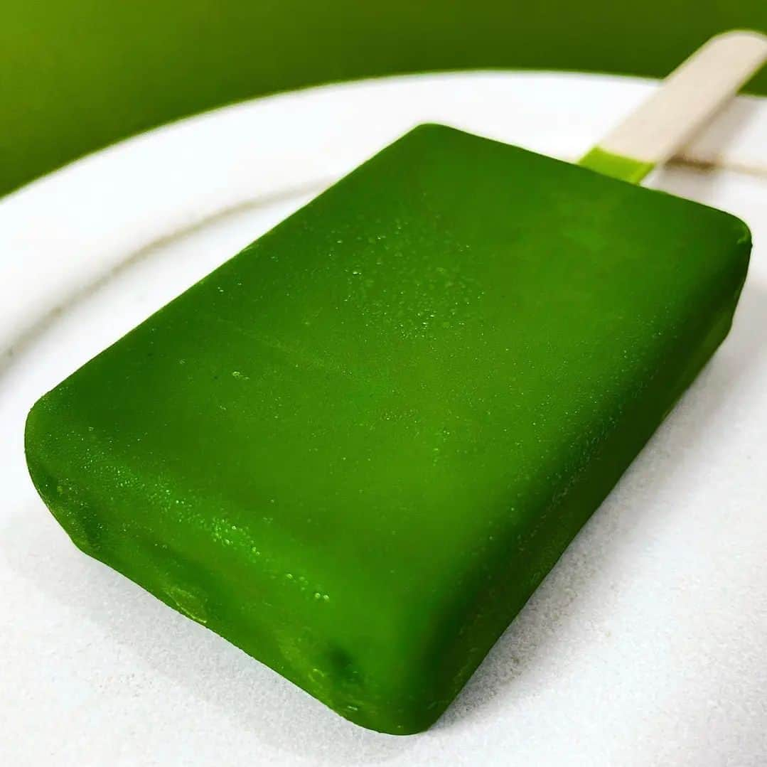 Matchæologist®さんのインスタグラム写真 - (Matchæologist®Instagram)「#Matcha #IceCream 🍦 Season has officially started! 🎉 Tag a friend who’d love to have a bite of this delightful 😍 #MatchaCreation captured by @matchakochan!  . If you have come across some amazing #MatchaCreations – we would love to see them 💚. Tag @Matchaeologist #MatchaCreation to keep us updated! . 👉 Click the link in our bio @Matchaeologist to find out more! . Matchæologist® #Matchaeologist Matchaeologist.com」5月4日 0時03分 - matchaeologist