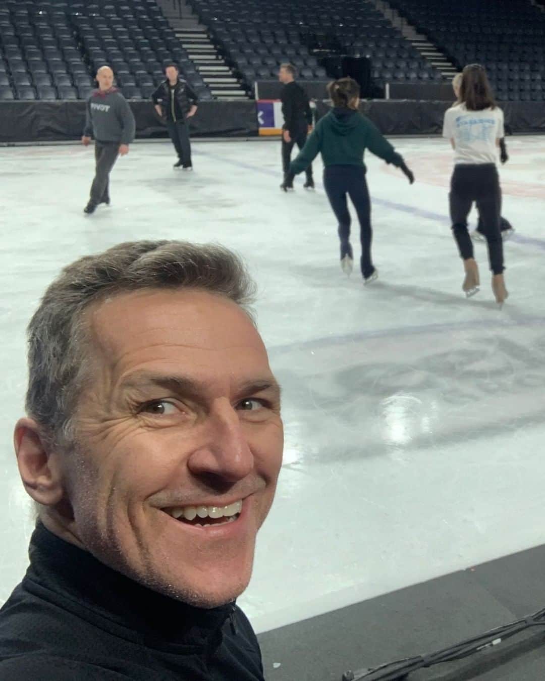 エルビス・ストイコのインスタグラム：「@starsonice tour photo dump #1   - Halifax Rehearsals and shows  - Day off in Ottawa at the track testing with @twothautosport @calabogiemotorsportspark @felmotorsports   #norestforthewicked #starsonice @feelingmathieucaron @kb.on.ice #tourlife #figureskating #carracing」