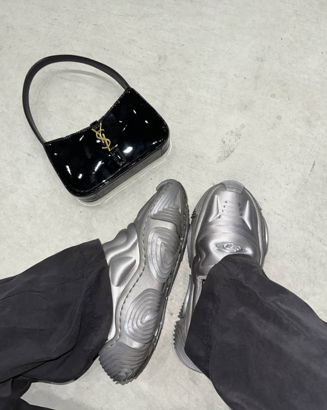 MARISのインスタグラム：「Bag : @ysl  from @fwrd 🤍 Shoes : @alexanderwangny @revolve 🤍  Thank you so much for the best gifts 💎」