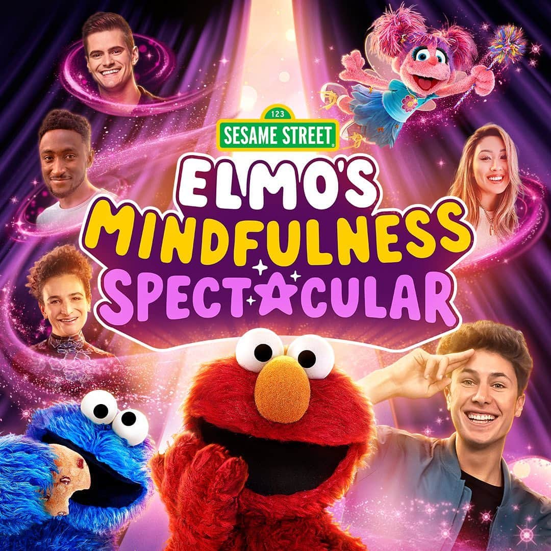 Lauren Riihimakiさんのインスタグラム写真 - (Lauren RiihimakiInstagram)「@elmo & I hold no responsibility for the glitter that may have been left (spilled) on @sesamestreet 🙃  our lil diy moment is live on YouTube (and yes, I am in fact still losing my mind about this) #ElmosMindfulnessSpectular」5月4日 0時33分 - laurdiy