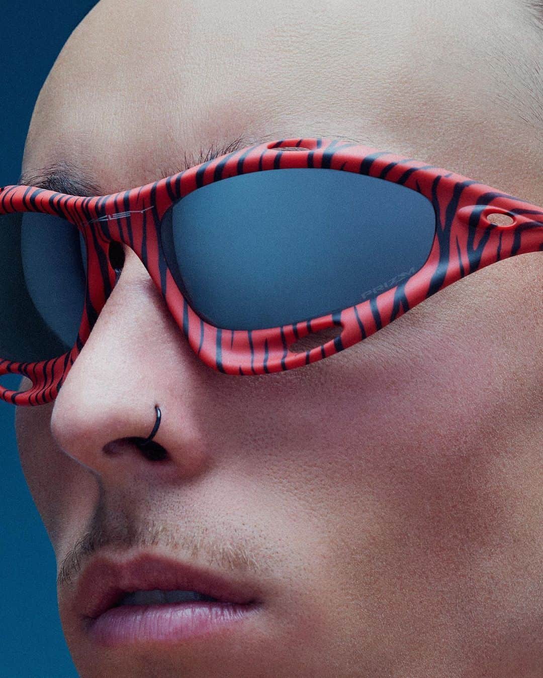 OAKLEYさんのインスタグラム写真 - (OAKLEYInstagram)「A true form of art, Racing Jacket has earned its stripes. But let it be known, the Red Tiger is an endangered species. Limited drop tomorrow.」5月4日 1時01分 - oakley
