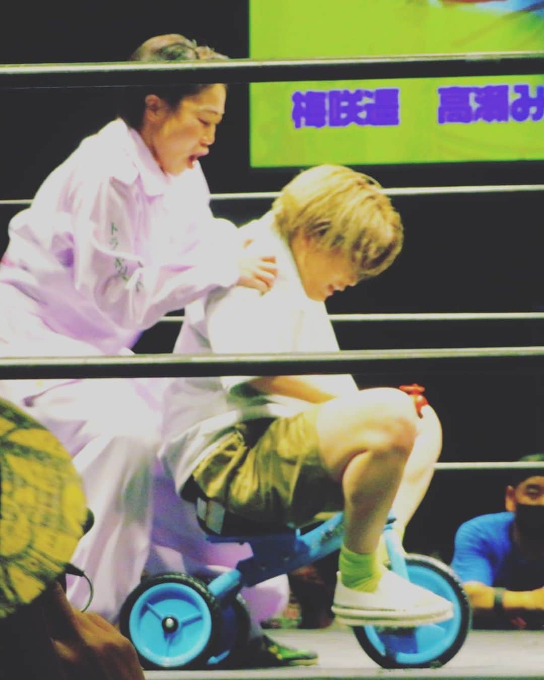 本間多恵さんのインスタグラム写真 - (本間多恵Instagram)「🛵💨💨💨  雄を作るとかいて雄作。 大阪で暴れてやったぜ  #乱丸フェスタ  とんでもねぇーな!!!  愛車で入場だ。 ひよってるやついねぇーよな？！  #wrestler #luchadora #男装  #大阪 #love」5月4日 1時03分 - taehonma