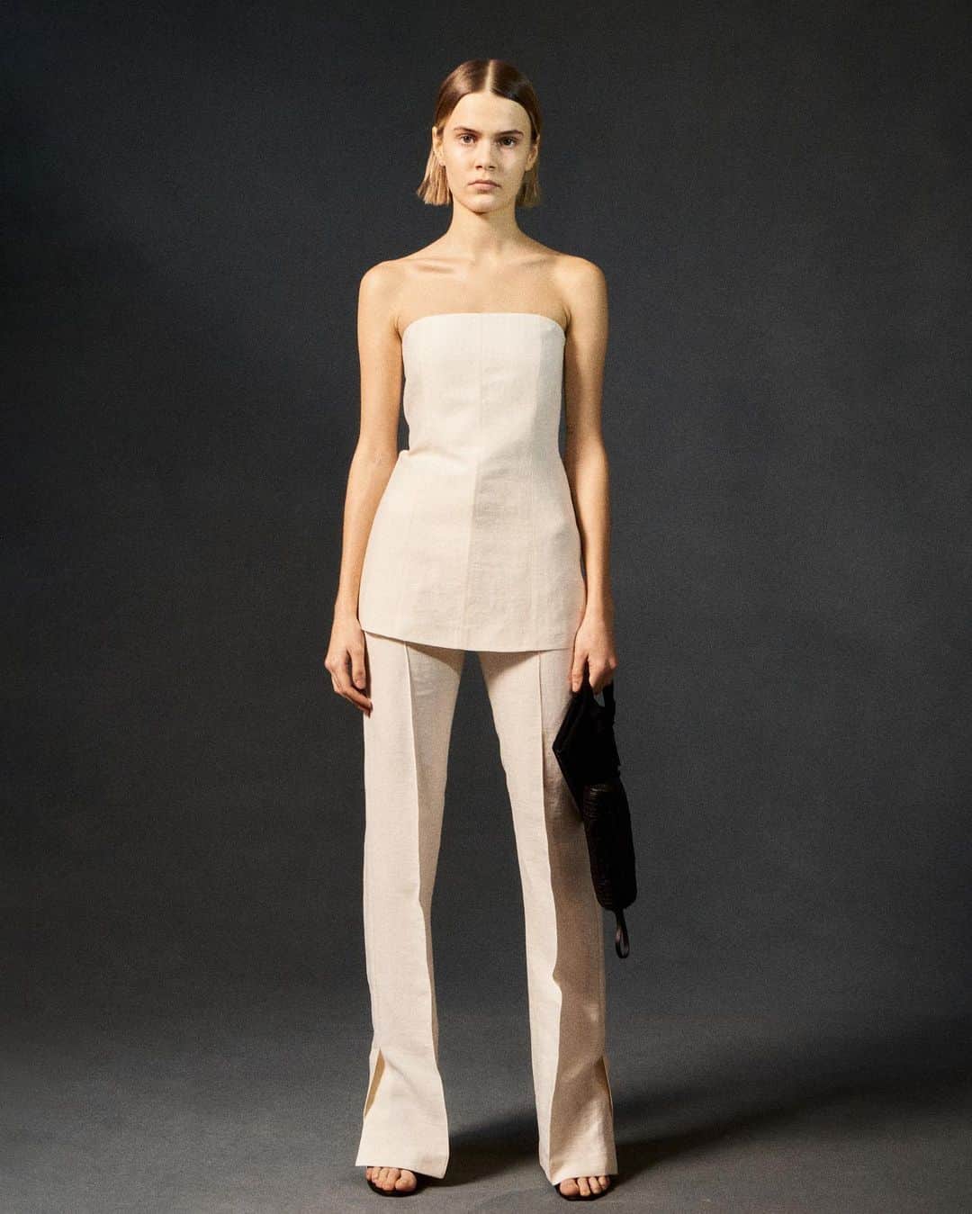 ヘルムート ラングのインスタグラム：「HELMUT LANG PRE-FALL 2023 COLLECTION - New York, N.Y. WWW.HELMUTLANG.COM」