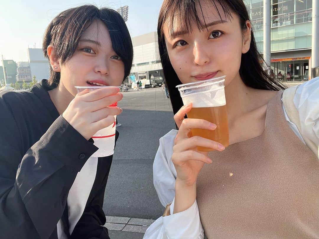 竹本茉莉のインスタグラム：「. きのう悩みに悩んだ今日のヘアは三つ編みみたいなやつでした👧(写真はありません) 全然関係ないですけどこの前競馬デートしました🐎最高でした！また行きたいです！」
