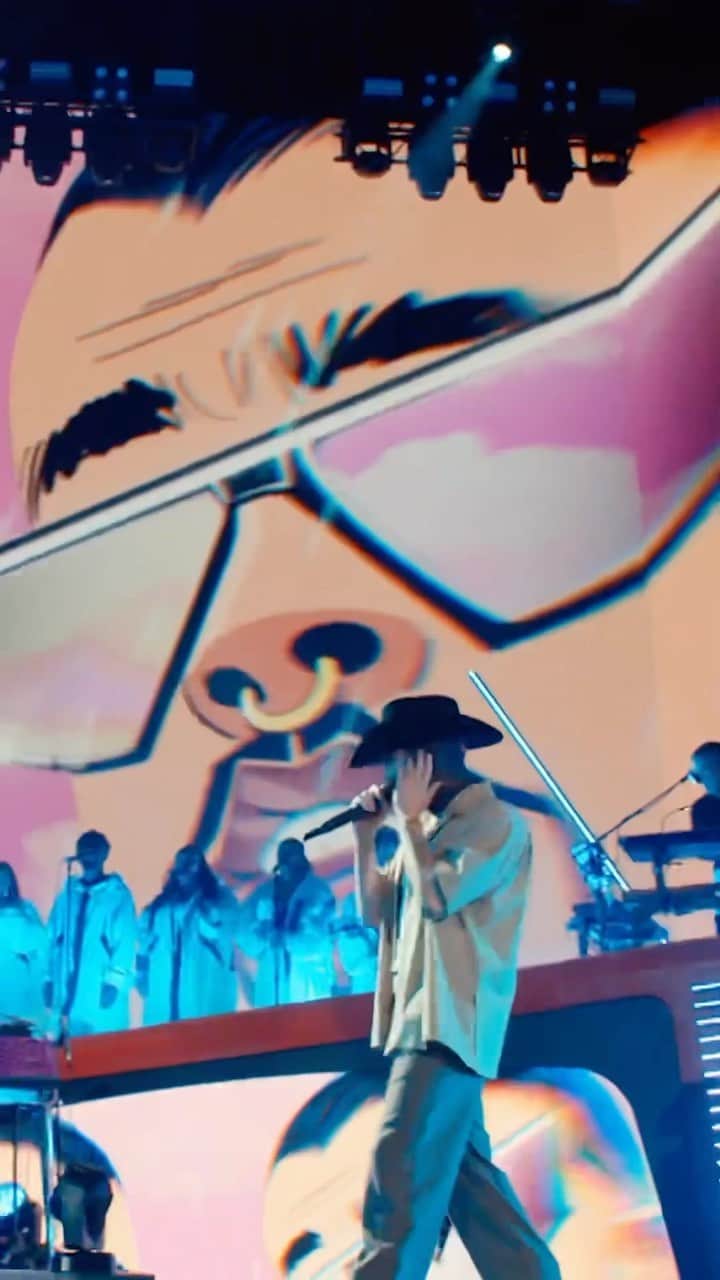 のインスタグラム：「Tormenta ft. Bad Bunny, live at Coachella 🎡 Now playing on YouTube 💫 📺 gorillaz.lnk.to/tormenta @badbunnypr @coachella @youtube  #tormenta #badbunny #gorillaz」