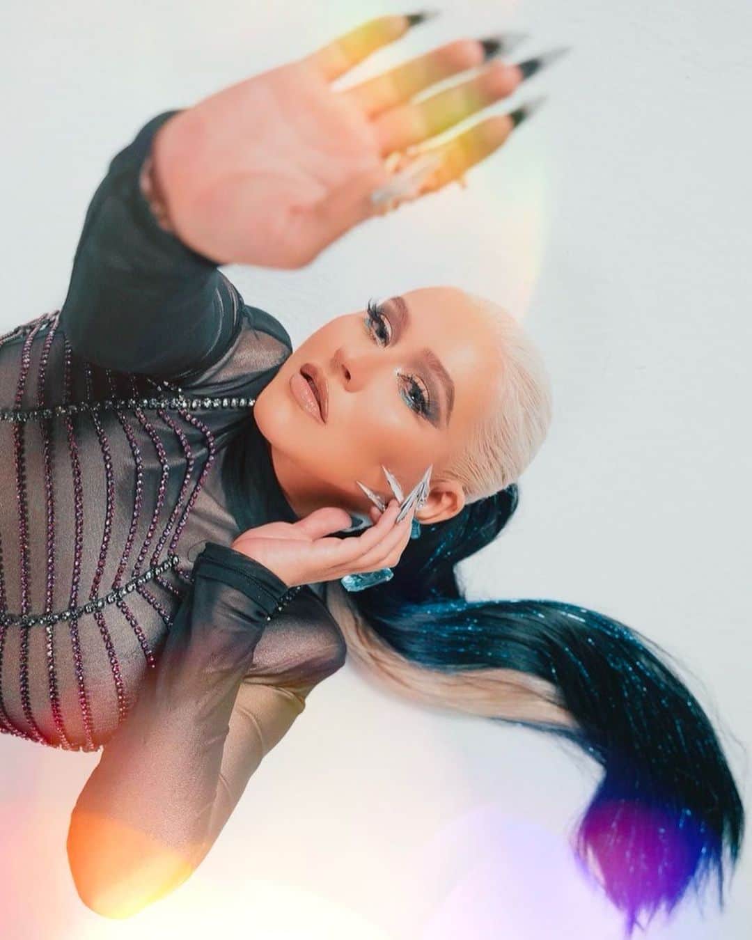クリスティーナ・アギレラのインスタグラム：「Excited to announce that I’ll be heading back to NYC for another amazing year of celebrating my favorite, PRIDE month!   I’m honored to be performing a free show for Stonewall Day (@prideliveofficial) at @hudsonyards on June 23rd, honoring the ground breaking at their new visitor center.   I’ll also be performing at the iconic @nycpride at @brooklynarmyterminal on June 25th! Tickets on sale now, link in bio.   Let’s come together to celebrate love and positivity! 🌈」