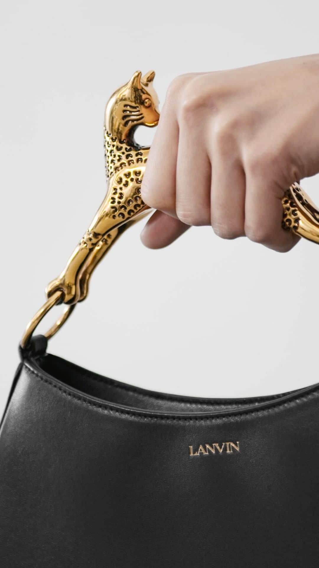 ランバンのインスタグラム：「The Lanvin Hobo Cat is handcrafted from fine leather on a traditional wooden mold.   #LANVIN」