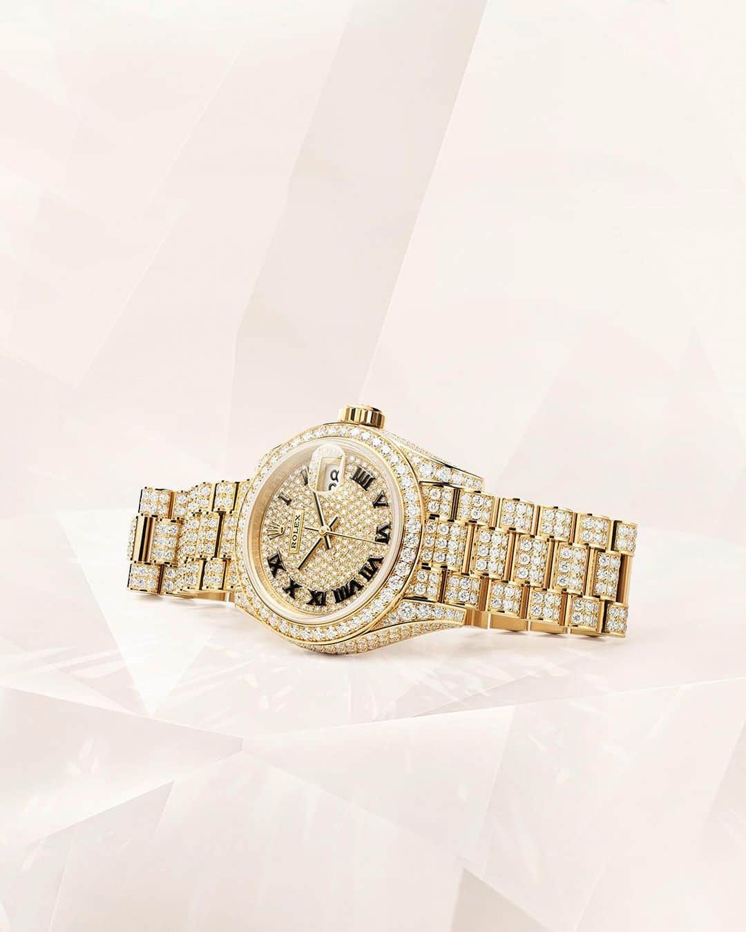 Harrodsのインスタグラム：「Graceful elegance. Crafted from 18-karat yellow gold, the Rolex #LadyDatejust showcases the captivating shine of the diamonds that adorn every surface.  Find #Rolex in Fine Watches on the Ground Floor.  #Harrods #HarrodsFineWatches #OfficialRolexRetailer」