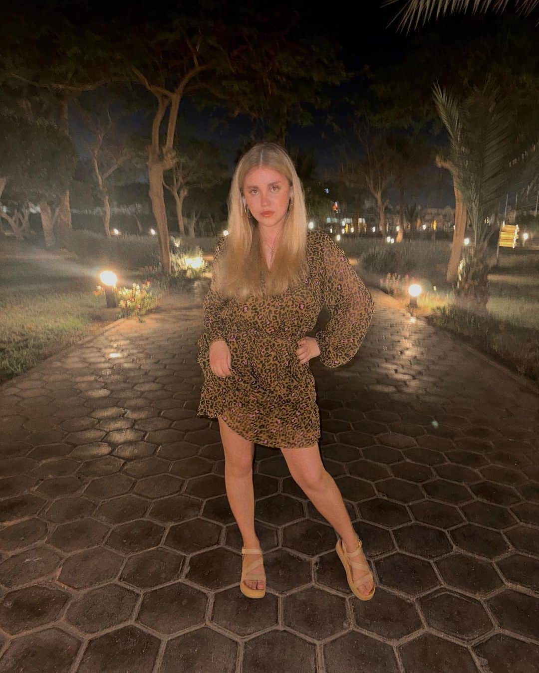 のインスタグラム：「💃🏼🏝️🤎🫦」