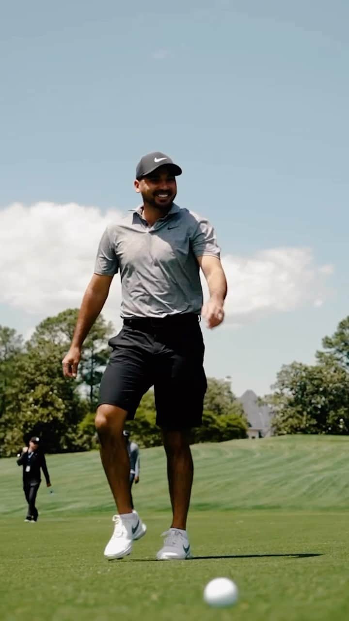 のインスタグラム：「Almost go time @wellsfargogolf」