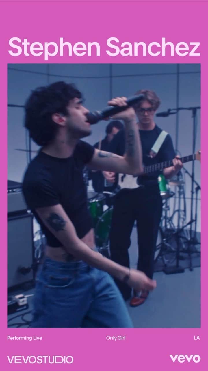 Vevoのインスタグラム：「“I want to ingrain that theme of love into today’s world,” says @StephenSanchezofficial about “Only Girl.” Watch the Nashville-based singer’s live performance of the track ahead of his US tour this fall. ⠀⠀⠀⠀⠀⠀⠀⠀⠀ ▶️ [Link in bio]」