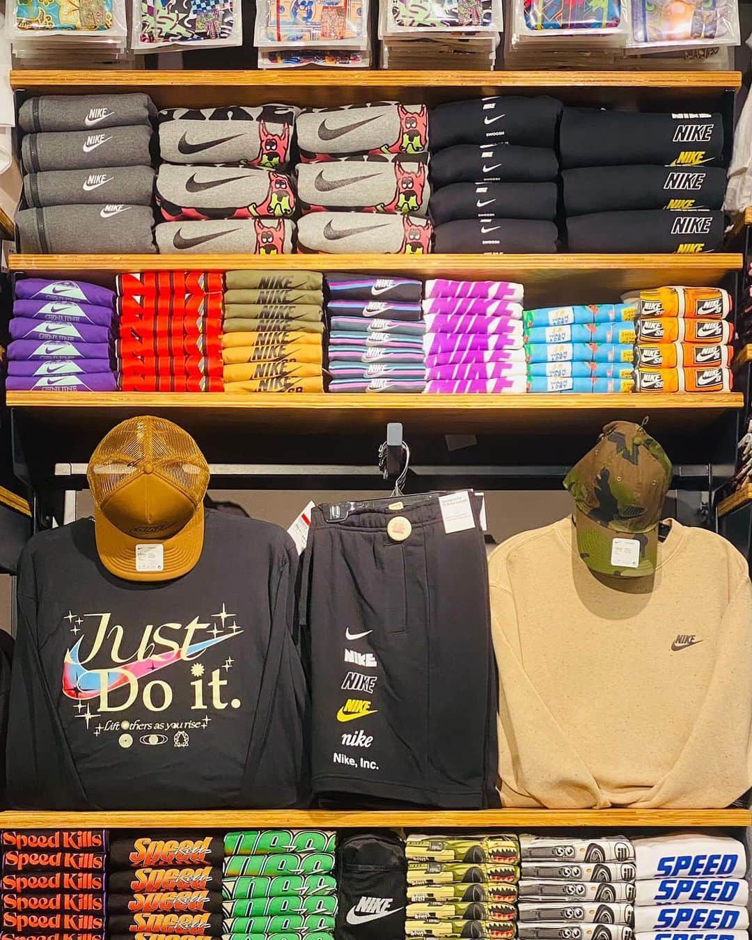 zumiezのインスタグラム：「🔥 Dang that new swoosh wall at @citadelzumiez568 looking good… 🔥 tag us in your local store! Let’s see what you got!」