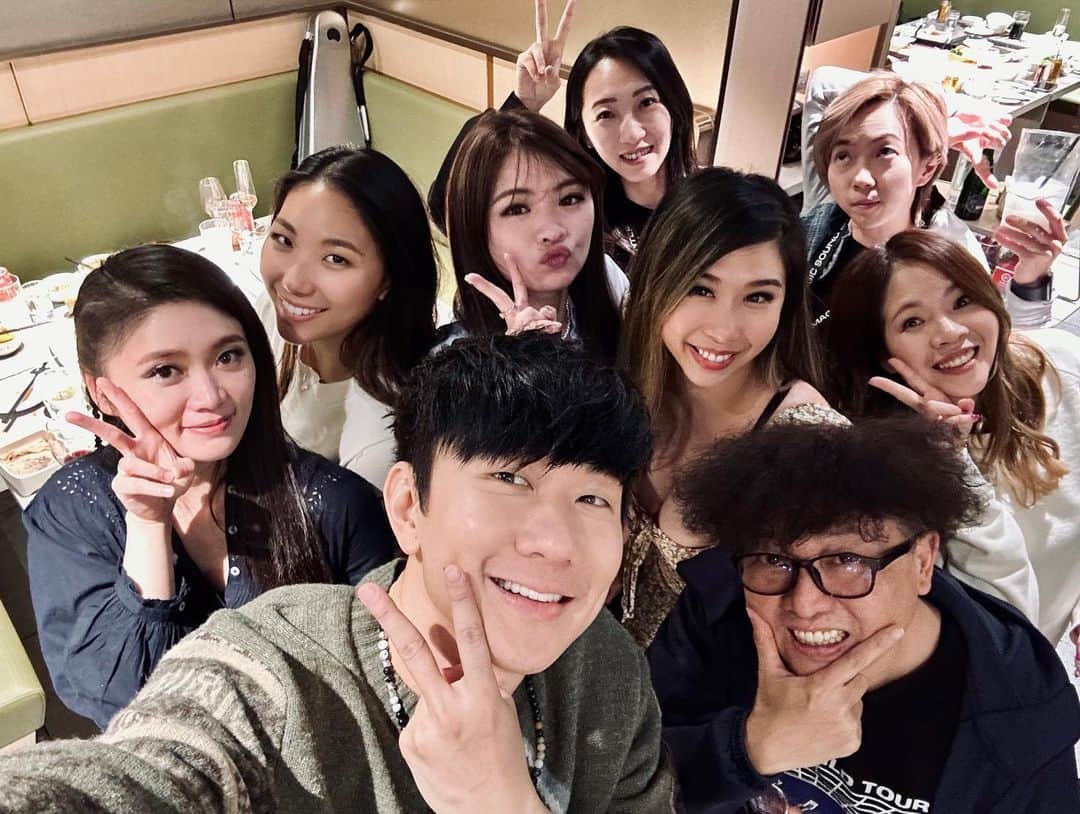 林俊傑さんのインスタグラム写真 - (林俊傑Instagram)「JJ20 London after party vibes!  Thank you my JJ20 family…  See you when I see you… hang soon!  #JJ20WorldTour #afterparty」5月4日 4時58分 - jjlin