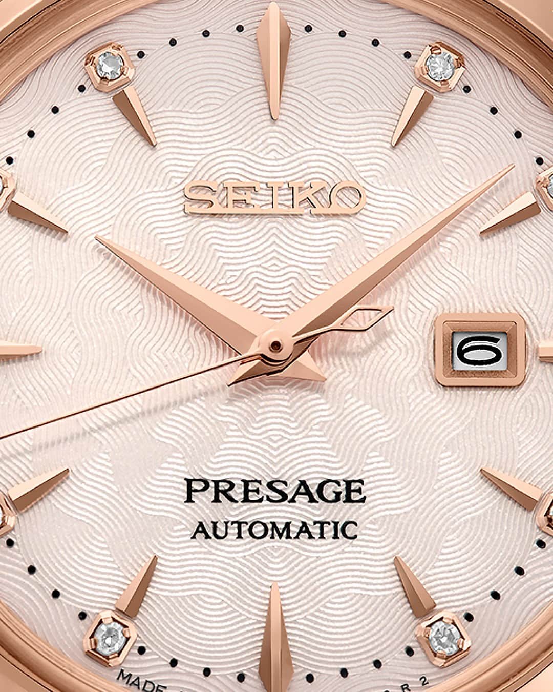 Seiko Watchesさんのインスタグラム写真 - (Seiko WatchesInstagram)「It's officially May, and Seiko has your Mother's Day gift on time! 🌸 - Spring into this month with #SRE012's pale pink dial and gloss finish inspired by the "Pink Lady" cocktail. Help your loved one sparkle with this timepiece's 8 diamonds and accents of rose gold.   #Seiko #Presage」5月4日 5時00分 - seikowatchusa