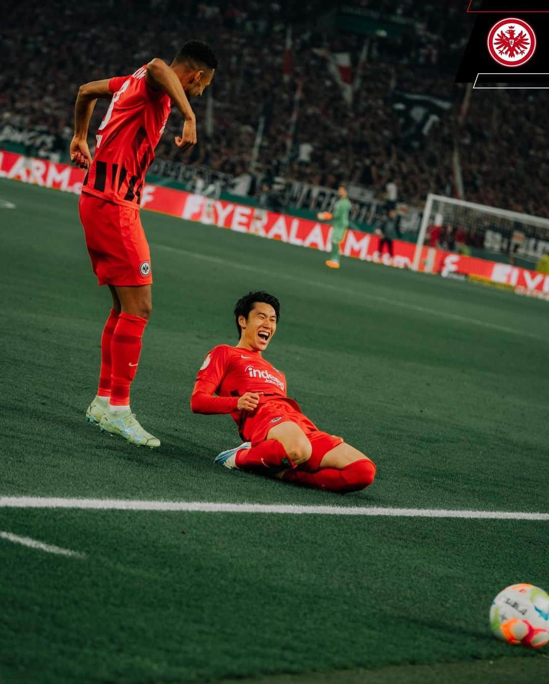 鎌田大地さんのインスタグラム写真 - (鎌田大地Instagram)「JAAAAAAAAAAAAAAA!! • • #VFBSGE #Eintracht #frankfurt #eintrachtfrankfurt」5月4日 5時11分 - kamadadaichi