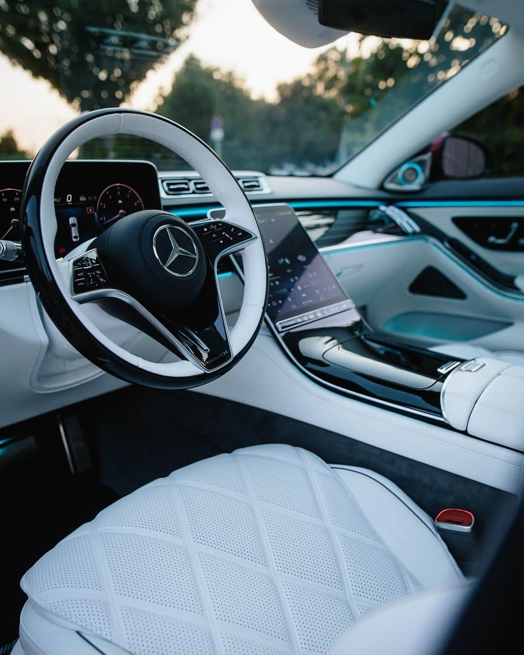 メルセデス・ベンツさんのインスタグラム写真 - (メルセデス・ベンツInstagram)「Be enchanted by stunning interior details.   @mercedesmaybach  📷 @erik_degen for #MBcreator   #MercedesBenz #MercedesMaybach #Maybach」5月4日 15時00分 - mercedesbenz