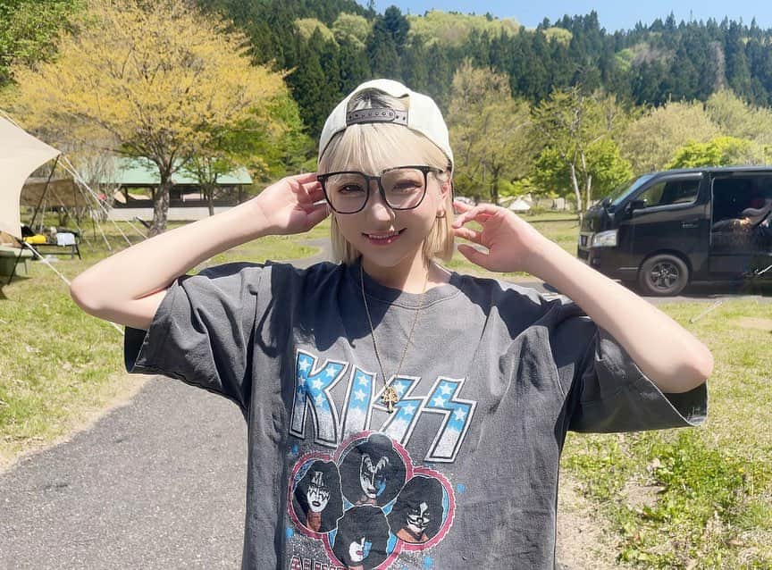 いーたろのインスタグラム：「GWは家族でキャンプ🏕  今まで絶対虫が怖いし不便だからキャンプ行かない😤って言い続けてた私が初めてキャンプを教わります😂  キャンプ覚えてみんなとキャンプオフ会とかしてみたい爆笑  #キャンプ#キャンプ女子#GW#いーたろ」