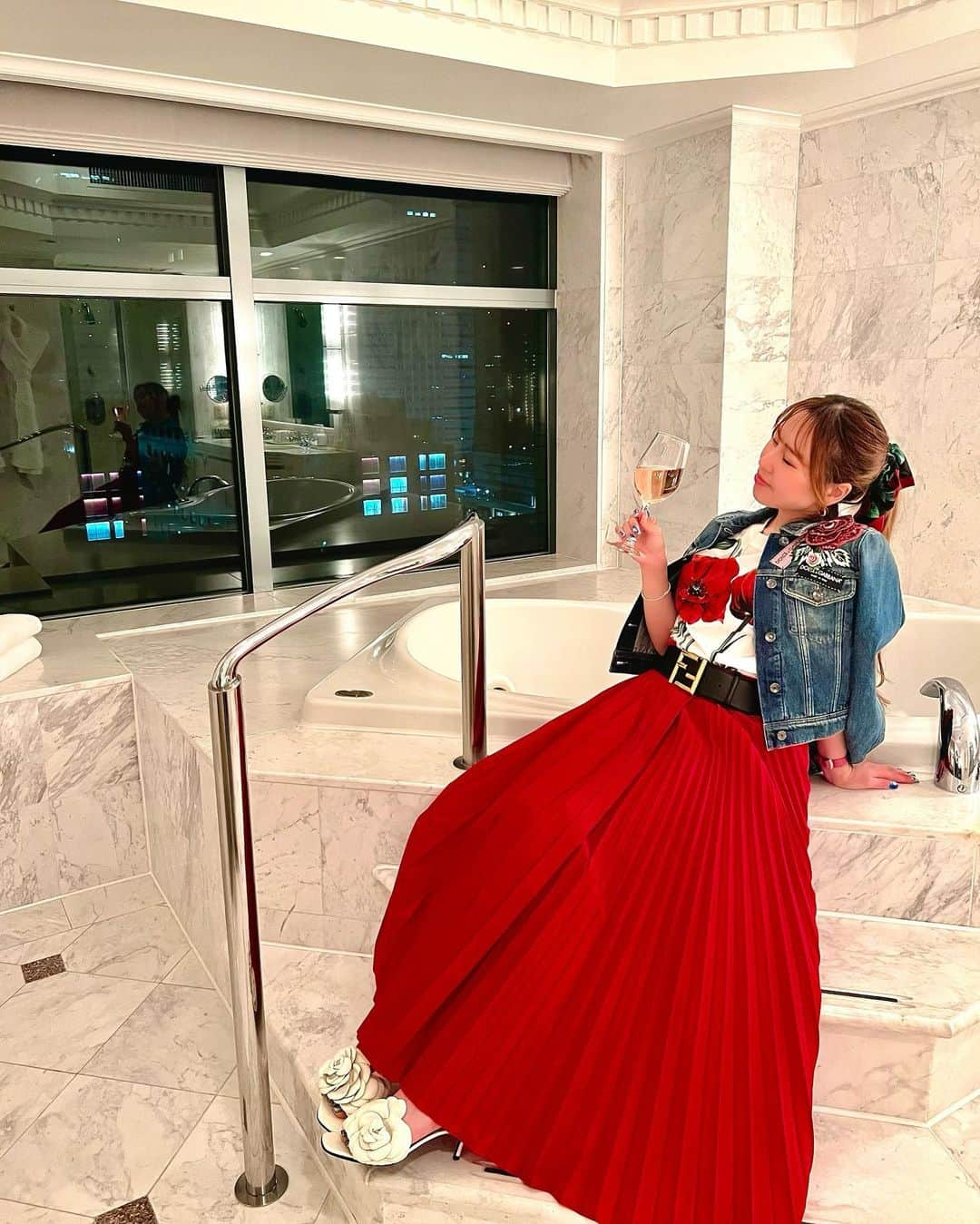 カリスマゆきちゃんさんのインスタグラム写真 - (カリスマゆきちゃんInstagram)「. . 📍Hotel The Manhattan  バスルームが広くて綺麗🤍  @hotelthemanhattan  @charisma.yukichan  __________________________ #Mybirthday #hotelthemanhattan  #ホテルザマンハッタン #バスルーム」5月4日 15時16分 - charisma.yukichan