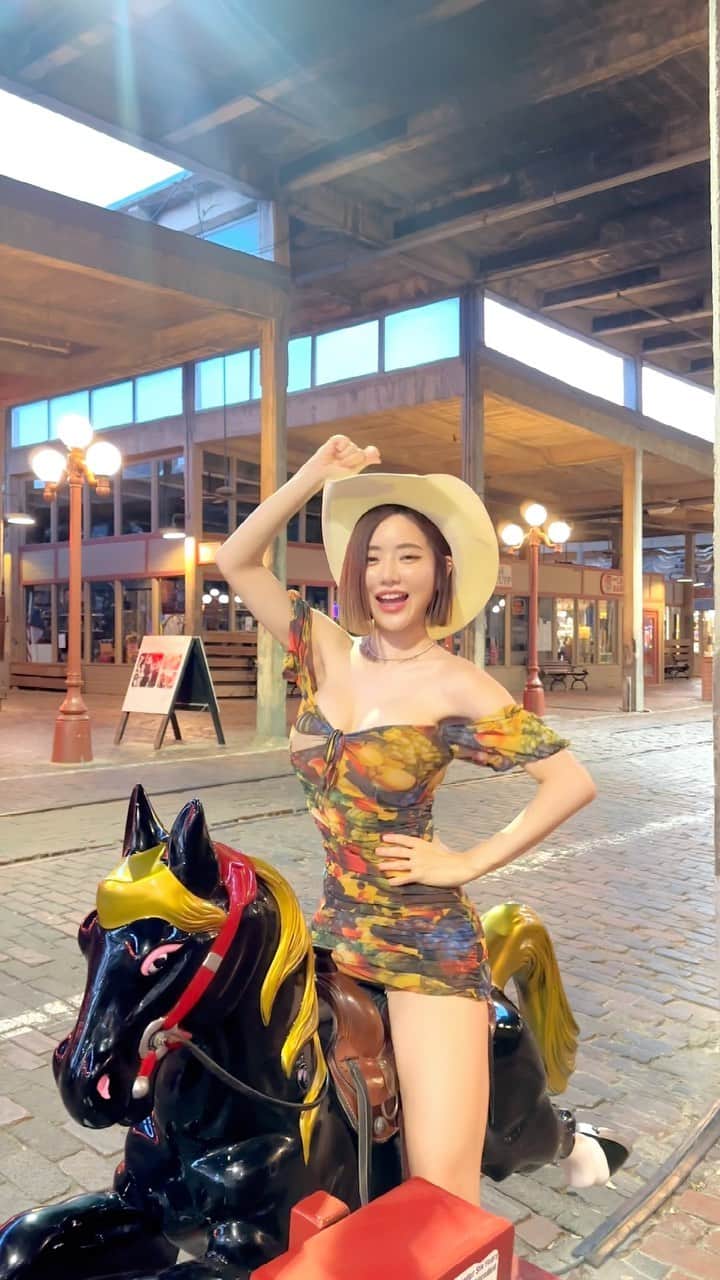 Dj Sodaのインスタグラム：「Lots of people says cowboys are originated in Texas, anyone who wants to ride with me?🤠🤎🐎 #stockyards #dallas #fortworth」