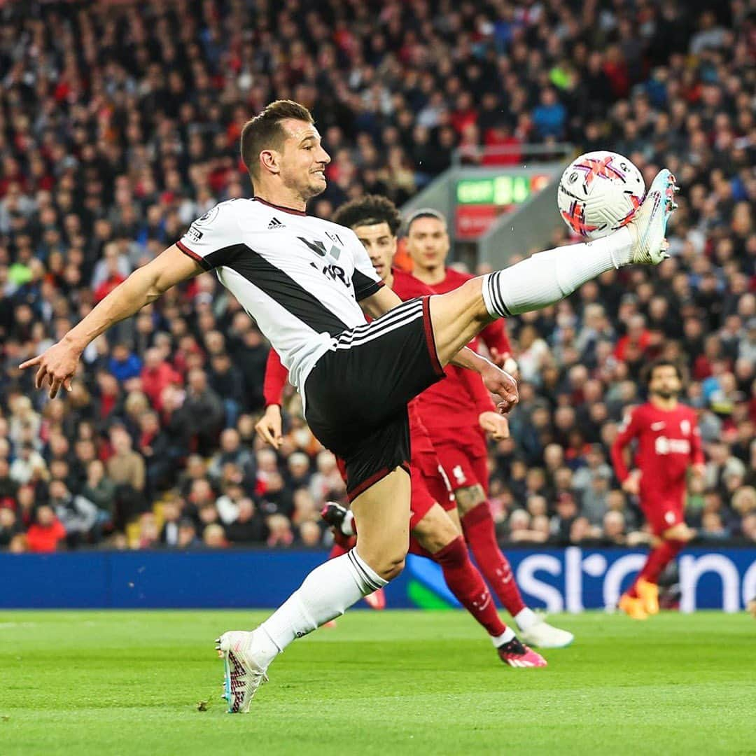 セドリック・ソアレスさんのインスタグラム写真 - (セドリック・ソアレスInstagram)「We deserved more tonight. Great effort from all the lads! Thanks to our fans for their amazing support at Anfield 🙌🏻 COYW ⚪⚫  #FFC #Fulham」5月4日 7時14分 - cedricsoares41