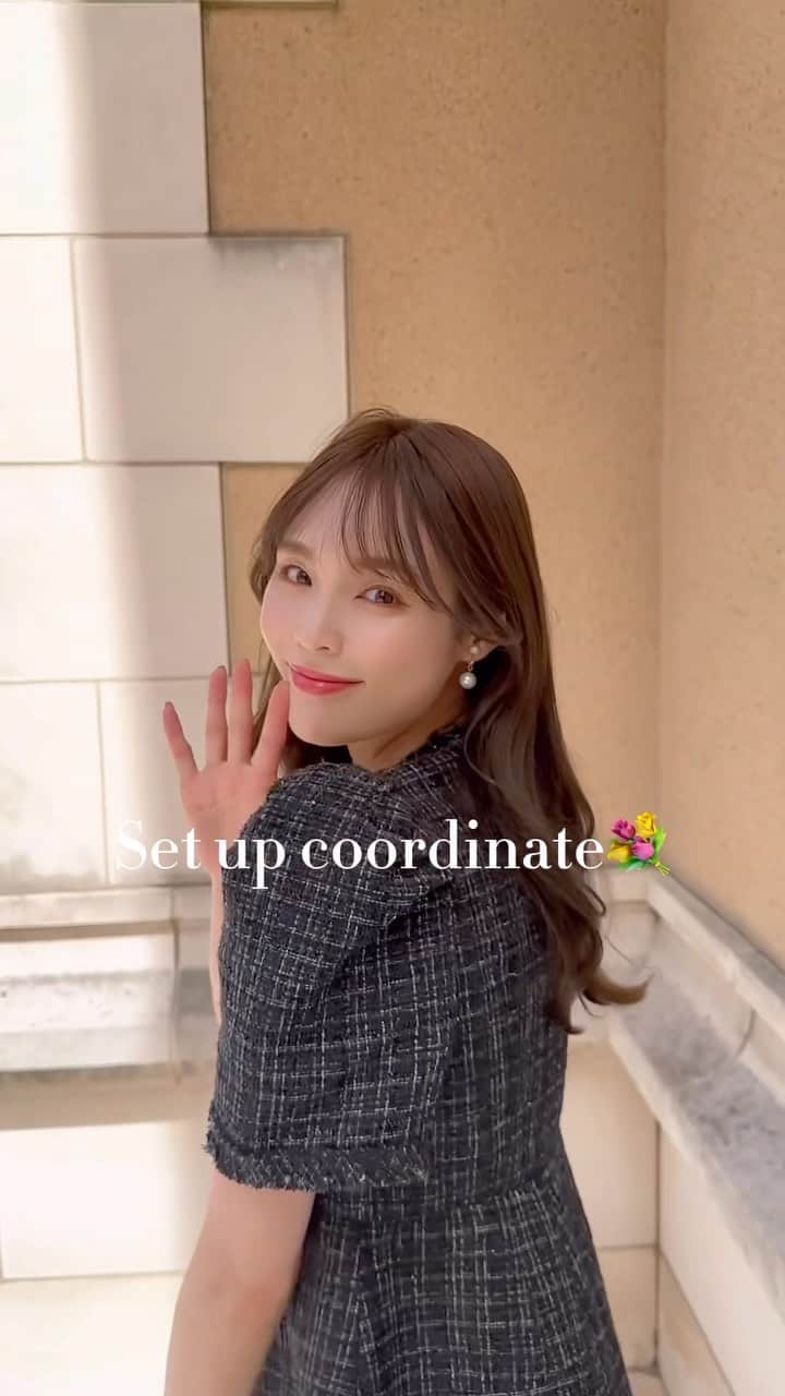 磯田 ひかる(Hikaru Isoda) のインスタグラム：「あの子可愛くない？ってみんなが振り返るセットアップ💐🤍  着用アイテムはコメント欄へ▷▶︎▷  —————————— picaru：162cm / 骨格ウェーブ 1st ブライトスプリング 2nd ブライトサマー  大人可愛いスタイルアップコーデ ヘアメイクを合わせた トータルスタイリングを提案🤍  不定期にストーリーで ファッションお悩み相談募集中🥰 ——————————  他の投稿を見る→【@picaruuu】  #usagionline #ウサギオンライン #snidel #スナイデル #celford #セルフォード #フレイアイディー #frayid #デートコーデ #モテコーデ #デート服 #おしゃれさんと繋がりたい #お洒落さんと繋がりたい #大人可愛いコーデ #今日のコーデ #イエベ春 #イエベ春コーデ #骨格ウェーブ #骨格ウェーブコーデ #LOOKBOOK #ルックブック #春服 #春コーデ」