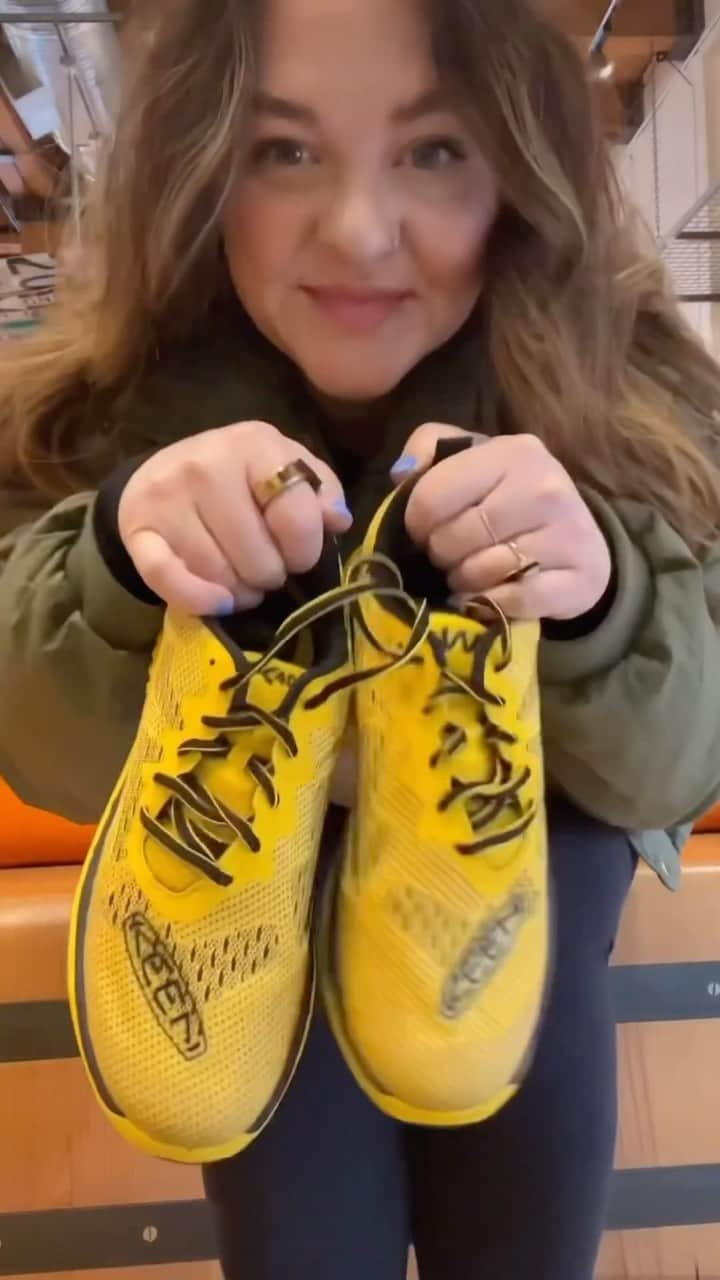 キーンのインスタグラム：「@foodiesnitch and our WK400 Walking Shoes are a combo we didn’t know we needed 😍 Em tried out our new WK400 Walking Shoes at our Walk and Roll event last month and the cushiony sole had her sold! 🚶‍♀️ #KEEN #WK400」