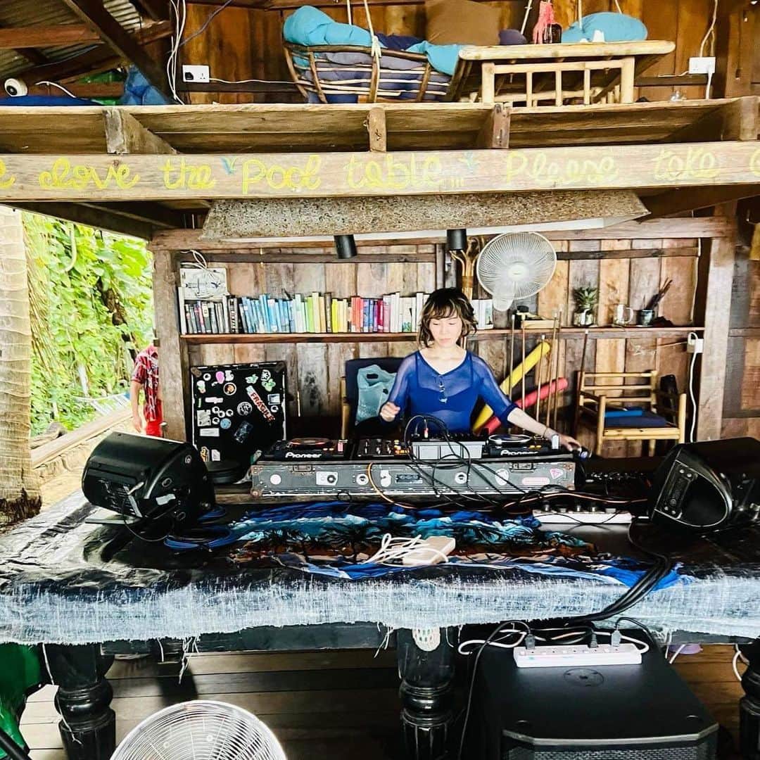 川村由紀さんのインスタグラム写真 - (川村由紀Instagram)「タイのチェンマイとカンボジアのロン島で、ハネムーンDJをしてきました🏖旅する愛は音楽と共に…🏖#バレアリック #Balearic #カワムラユキ #yukikawamura   I have been a honeymoon DJ in Chiang Mai, Thailand and Koh Rong, Cambodia 🏖.  thanks to #YONLAPA, #JonSaTrinxa 🙏」5月4日 8時24分 - yukikawamura821