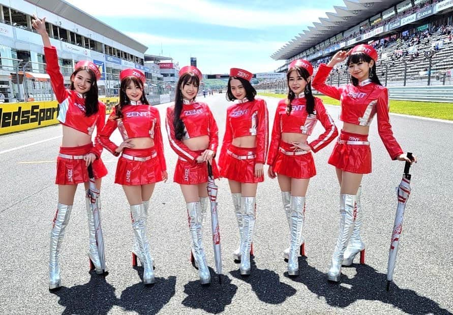 相沢菜々子さんのインスタグラム写真 - (相沢菜々子Instagram)「2023 AUTOBACS SUPER GT Round2　FUJIMAKI GROUP FUJI GT 450km RACE 決勝日のスケジュールです🗓️  お天気☀️ tenki.jp/leisure/5/25/1…  明日はPIT START！ 450kmの長距離レース、 背後にお気をつけください❤️‍🔥  📣 CERUMO x ASICS キャンペーン実施中 instagram.com/p/Crr0ZvyvXhd  私達と一緒に #38 TGR TEAM ZENT CERUMO への応援お願いします📣  \\ check it out !! // @38cerumo @zent_sweeties_  @ZENT_ube   #ZENT #SUPERGT #TGRTEAMZENTCERUMO #ZENTCERUMO #racecerumo ブログも更新しました！ 『SUPER GT Rd.2 FUJI 450km 予選』 #アメブロ #SUPERGT #相沢菜々子  ビリビリ！！じゃなく ギリギリ！！ごめんなさい！！  私の感想メインになっちゃった！ 聞きたいことがあったらブログのコメント欄にお待ちしてます🍓  #ZENT #ZENTsweeties #ZENTsweeties2023」5月4日 8時43分 - nanako_aizawa