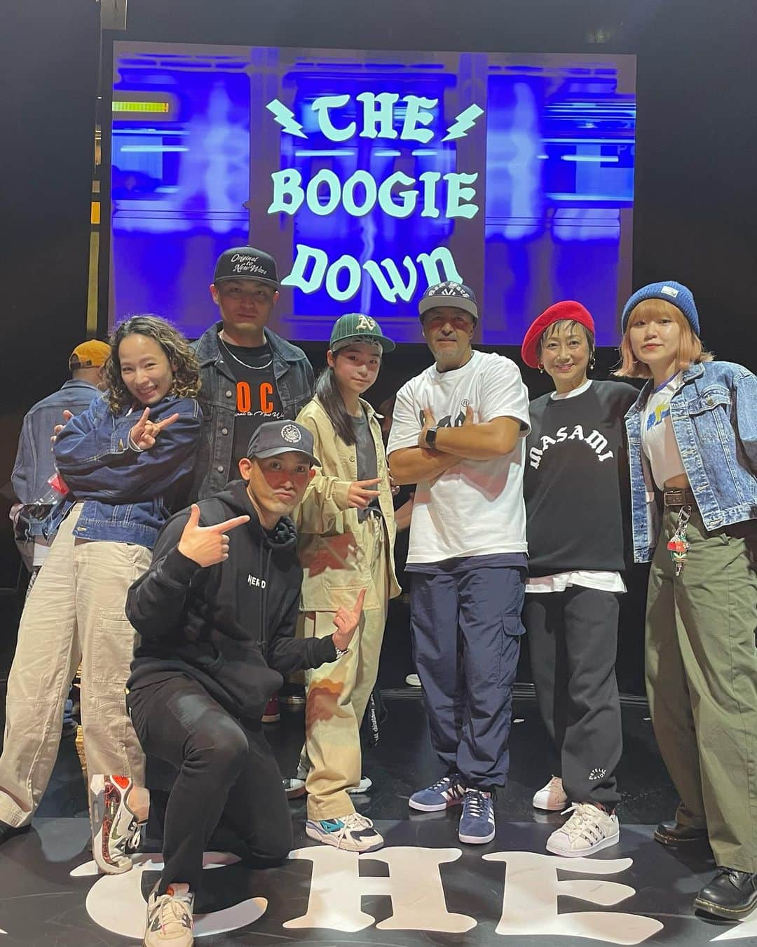 MIKUさんのインスタグラム写真 - (MIKUInstagram)「THE BOOGIE DOWN by Lee  HIPHOP50周年✨ 日本で開催された HIPHOPイベントに 行ってきました✨  @realkenswift さんに お会いできたのも めちゃくちゃ嬉しかったし  アキラさんのBreakin' 見れたのもやっぱり嬉しかったし、  めちゃくちゃ上がる瞬間がありすぎで、 どこから書けばいいのかってくらい… レジェンドの方々や、 久しぶりにお会いできた方々、 だいすきなみんなが たっくさんいて、 #breakin #dj #graffiti  #mc  本当に楽しくって 最高でした🤘🏻🤘🏻🤘🏻  @djmarski さん 最高の時間を ありがとうございました🙏 お疲れさまでした🤘🏻✨  @leejeansjp  @dancerscollection  #theboogiedown  #lee#hiphop」5月4日 9時26分 - miku39_ya