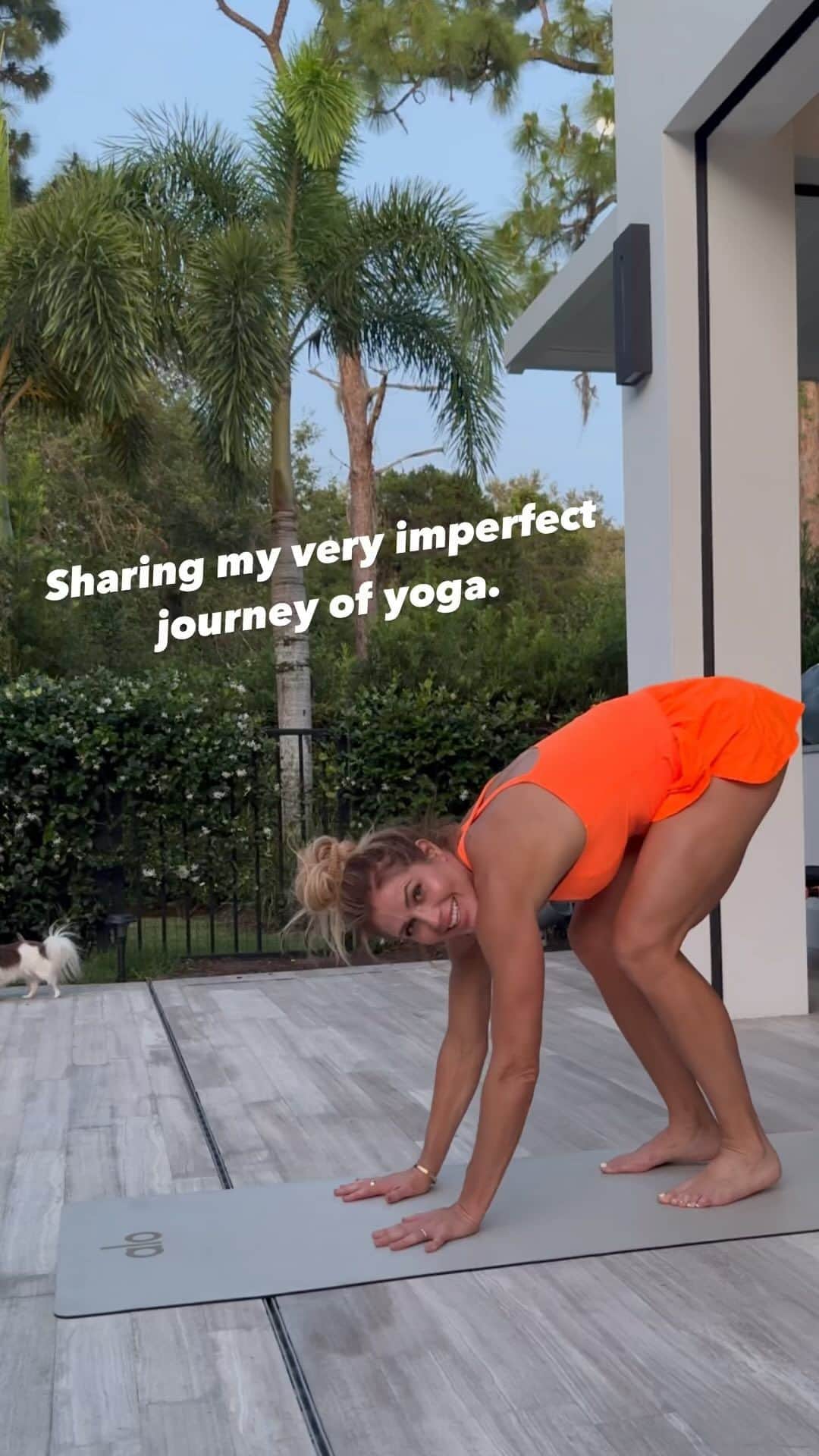 トリー・ウィルソンのインスタグラム：「Don’t forget. We ALL start somewhere, yet sometimes we are given the impression that everyone has had life allll mastered. NOT true. If someone tells you that, run!  I decided I’m gonna periodically share my journey in yoga. Maybe it will inspire you to try something new and share it too. Maybe it will help you remember that we all start somewhere & it may as well be today. I hadn’t done yoga in 4 years up until 6 months ago. Before that it was sporadic. Now my body & soul have been screaming for it so I’m leaning in. My body is asking for a lil more love, and the centered peace I feel during a class has been a bonus.   Usually I’m trying to keep up or watch other ppl to figure out how to do something but that’s OK..I’m there!  . Time will pass anyway. Next year when I show you how far I’ve (hopefully) come..maybe you will have pushed and progressed in something new too! My point? Don’t be afraid to try something new and suck. Maybe that very thing is meant to lead you into something beautifulll! ❤️」