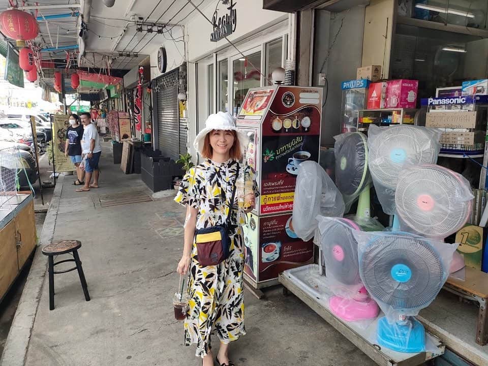 福田萌さんのインスタグラム写真 - (福田萌Instagram)「タイ旅行🇹🇭  とにかく情報量が多いよ〜！  まるでウォーリーをさがせ👓  楽しかったなぁ〜」5月4日 10時01分 - fukuda.moe