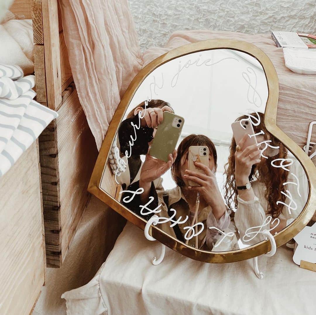 yuiのインスタグラム：「会いたい人たちにいっぱい会えた♡ かわいいものいっぱい買えた♡ 素敵なご縁に感謝♡」