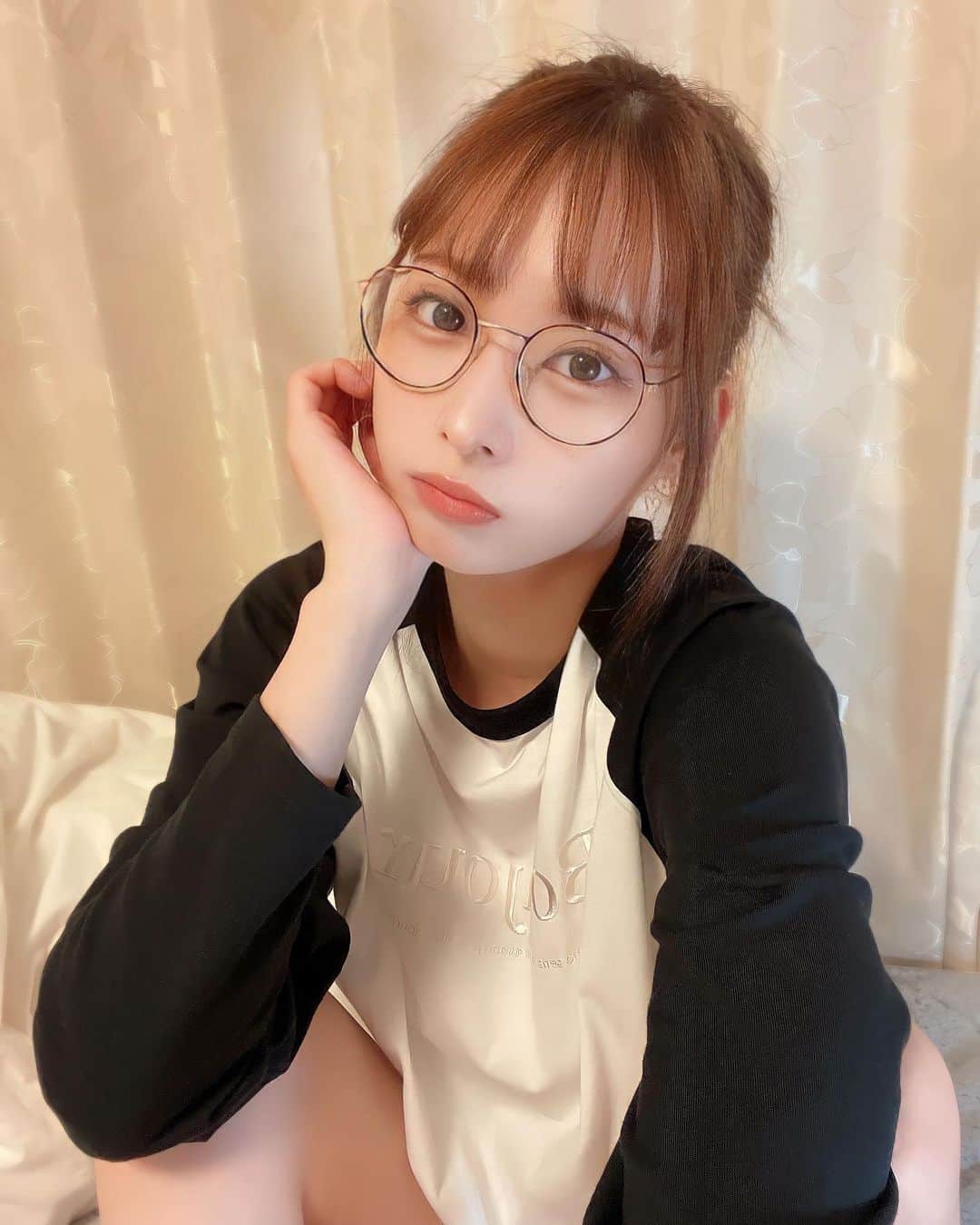 大野真依のインスタグラム：「(( 🕶 ))」
