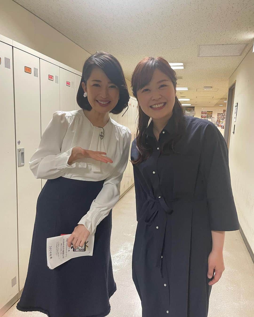 松丸友紀のインスタグラム：「皆さまありがとうございました✨  改めてNHK特番「アナテレビ」の出演のお声がけをくださりありがとうございました。  自分の至らないところが浮き彫りになって力不足を感じましたしはっきり答えが出せなかったところも含めて、これからのアナウンサー人生の課題として歩んでいきたいと強く思いました。  ただこんな機会は後にも先にも今回限りだと思うので大変貴重な経験として今後に活かしていきたいなと思っております☺️  心から感謝申し上げます。  #アナテレビ #テレビ70年  あっ！安住先輩、伊藤先輩とお写真撮り忘れました💦💦」